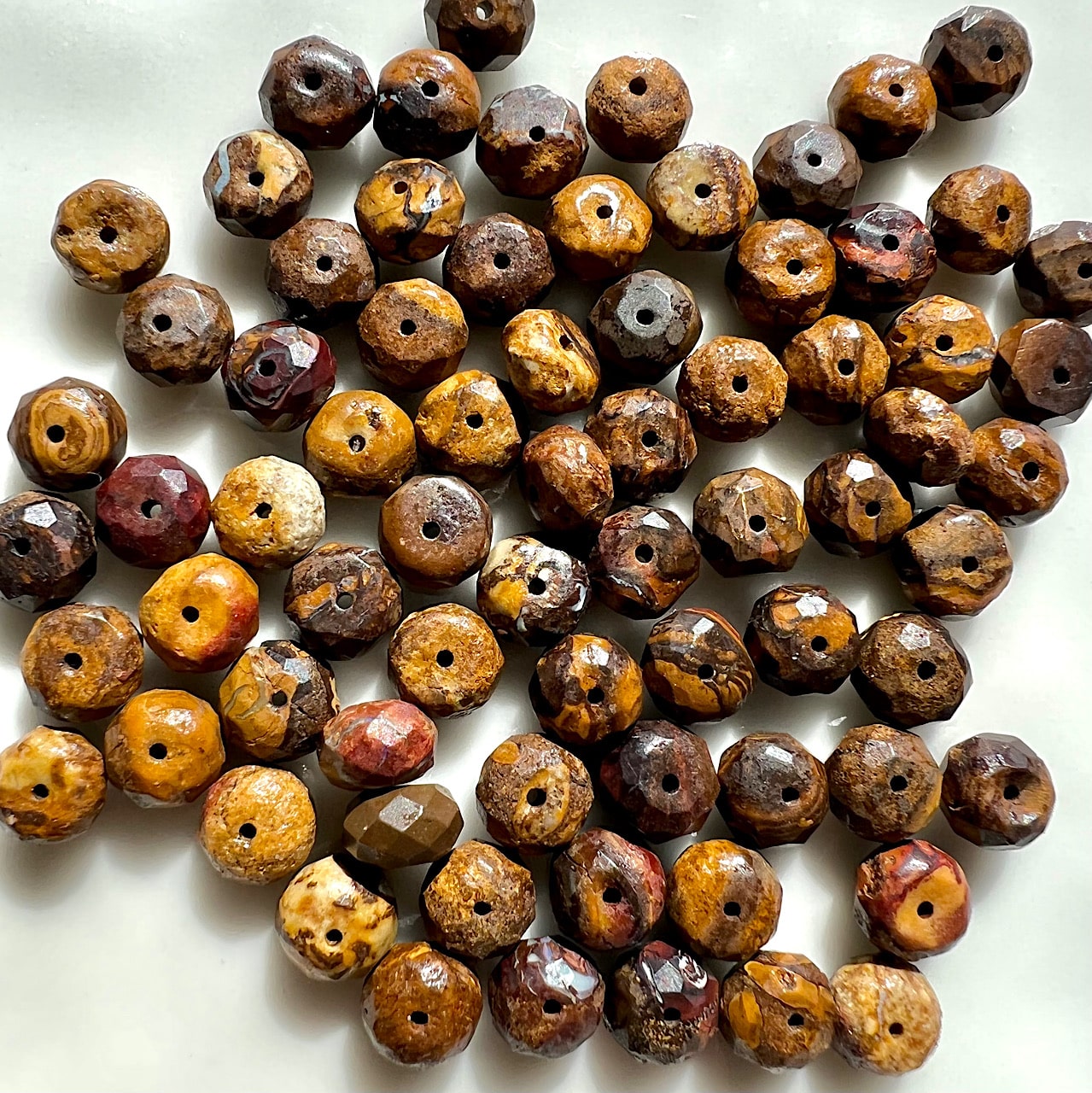 Perles rondelles facettes en Opale Boulder Matrix d&