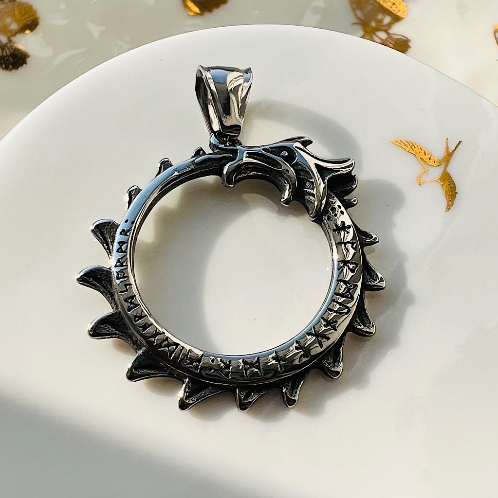 Breloques Vikings "Jörmungand " en acier inoxydable argenté