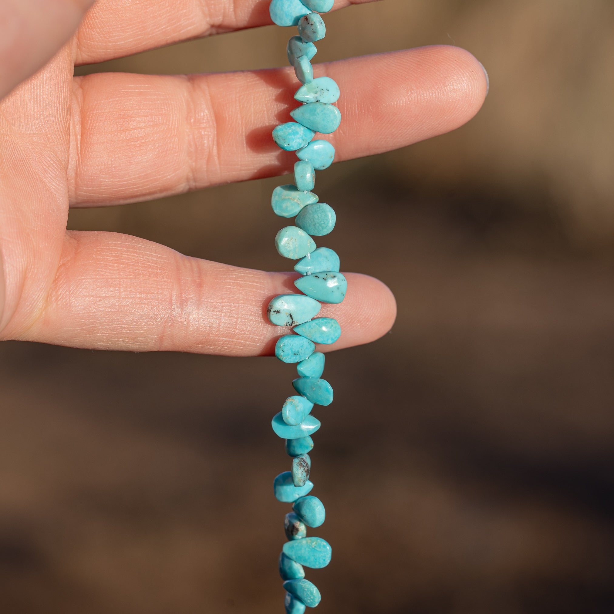 Petites perles gouttes lisses de Turquoise d&