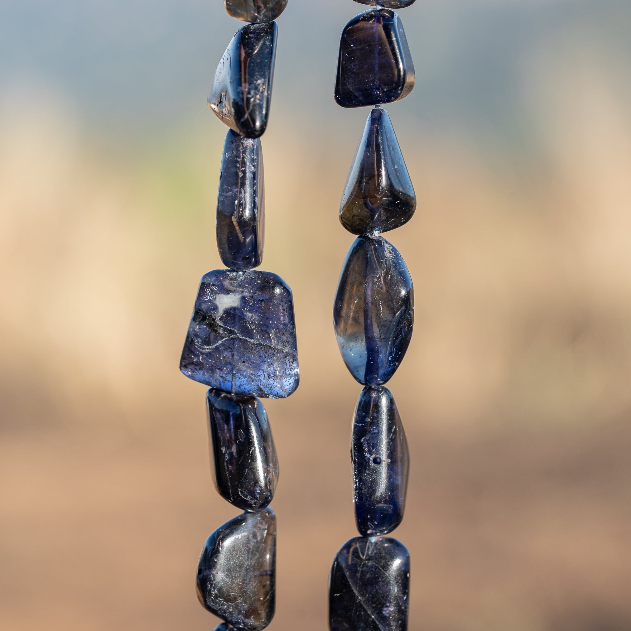 Grosses perles pépites lisses de Iolite de env 18 à 24 mm ( à l&