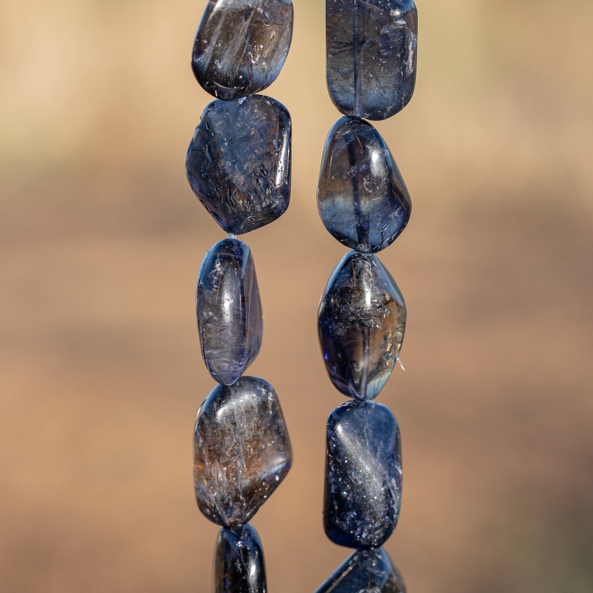 Grosses perles pépites lisses de Iolite de env 18 à 24 mm ( à l&