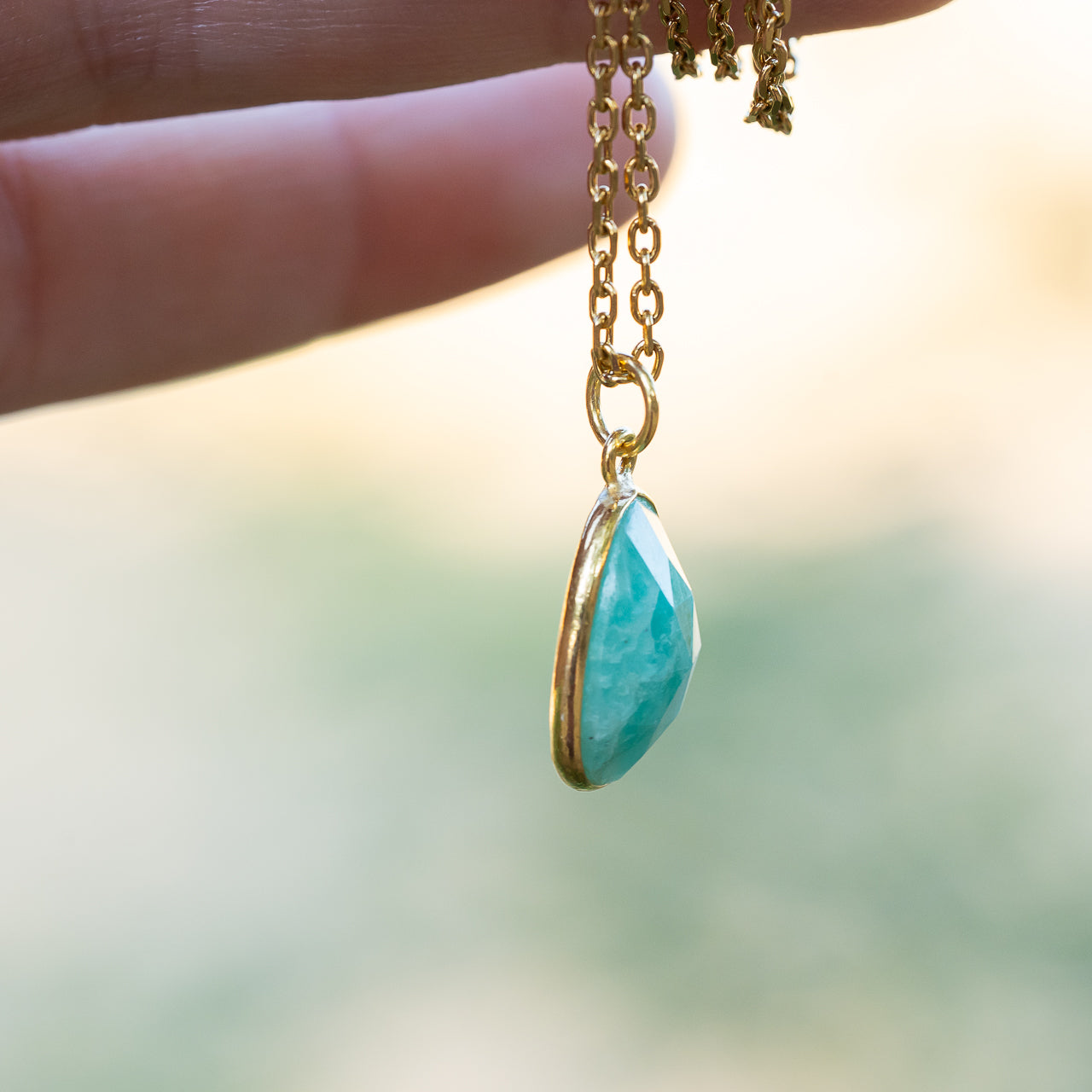 Les pendentifs " Nidhih " en Amazonite et argent 925 plaqué or ou argent 925