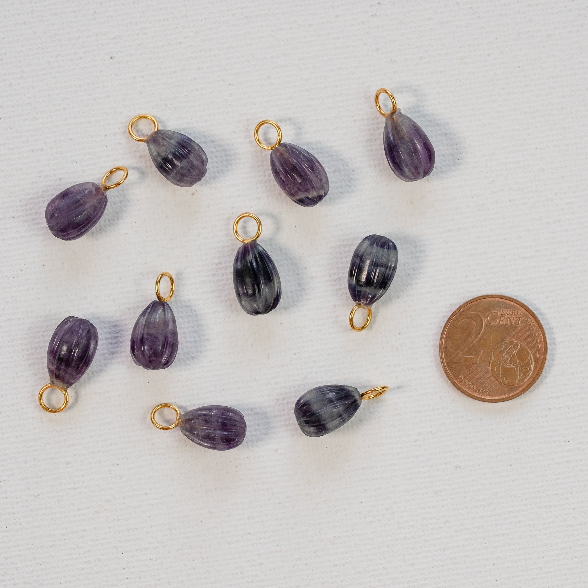 Les petits charms gouttes melon " Nidhih " en Fluorite et argent 925 plaqué or de 17 mm ( à l&