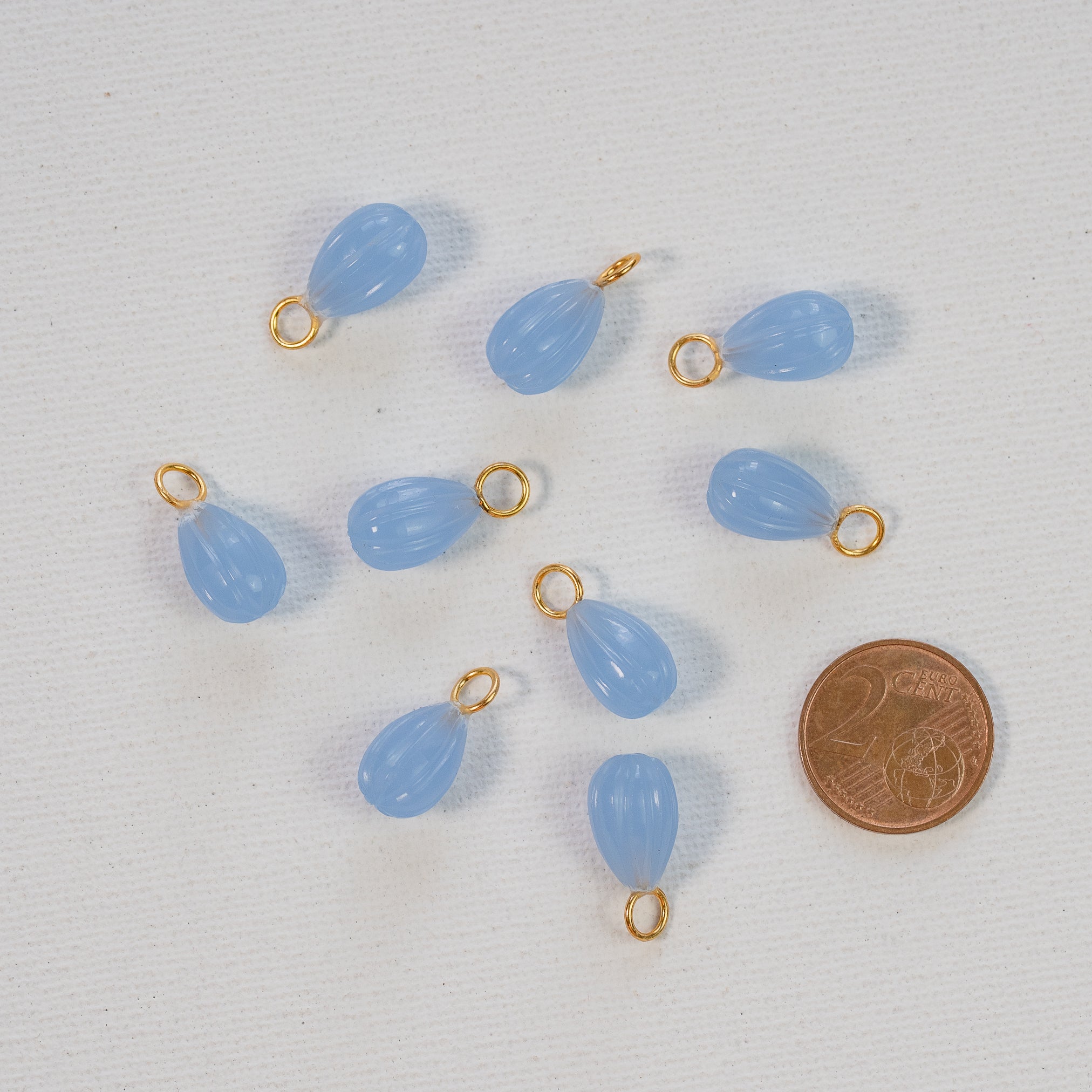 Les petits charms gouttes melon " Nidhih " en Calcédoine et argent 925 plaqué or de 17 mm ( à l&