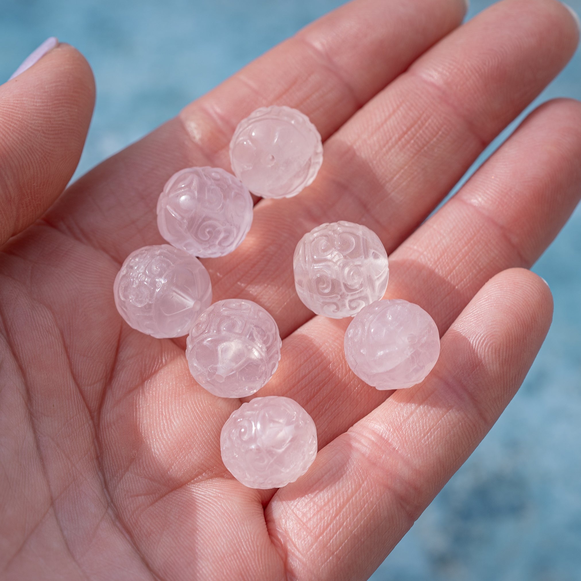 Perles sculptées rondes en Quartz rose au choix de env 13 mm ( à l&