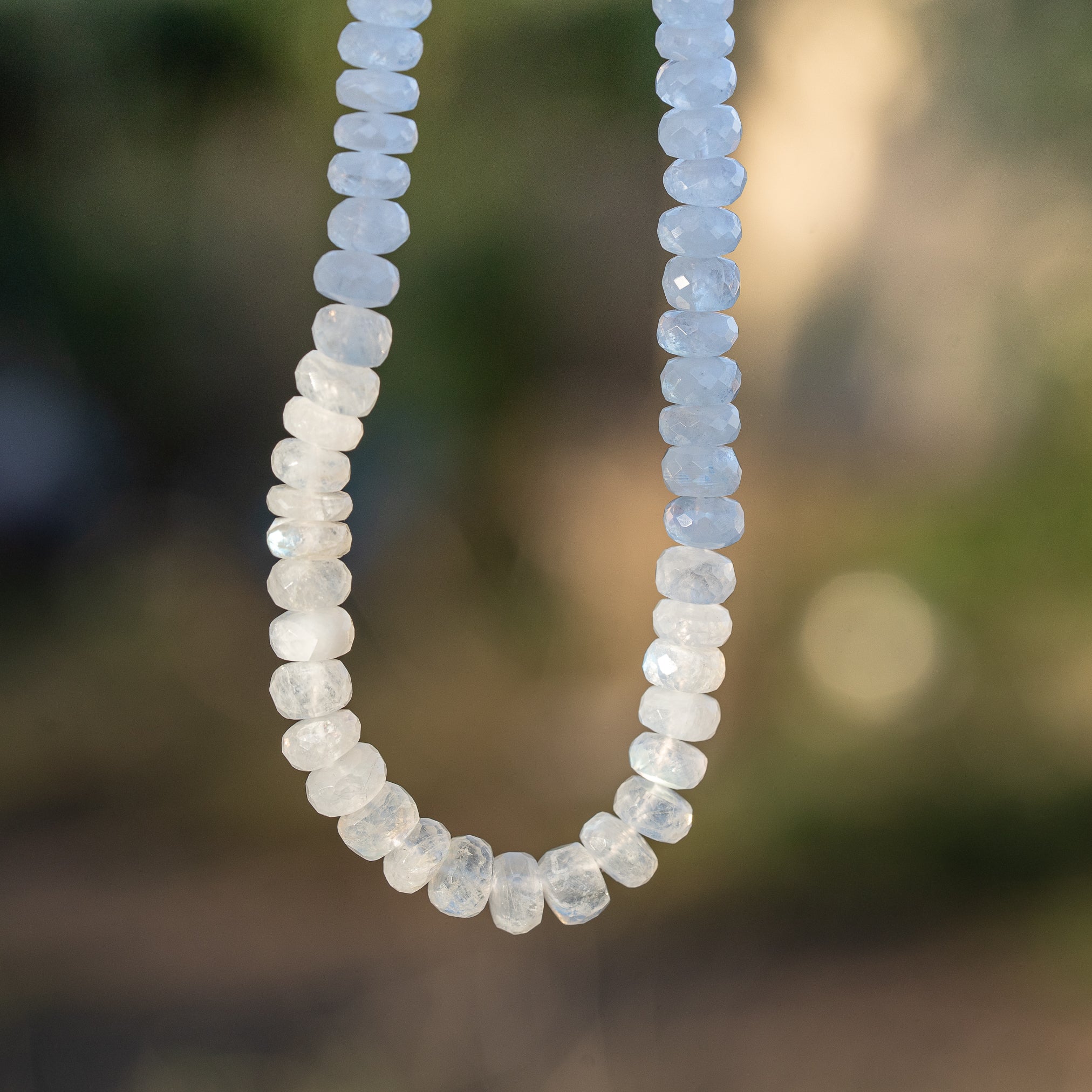 Fils de 35/36 cm de perles rondelles facettes de Labradorite blanche de 7/8 mm