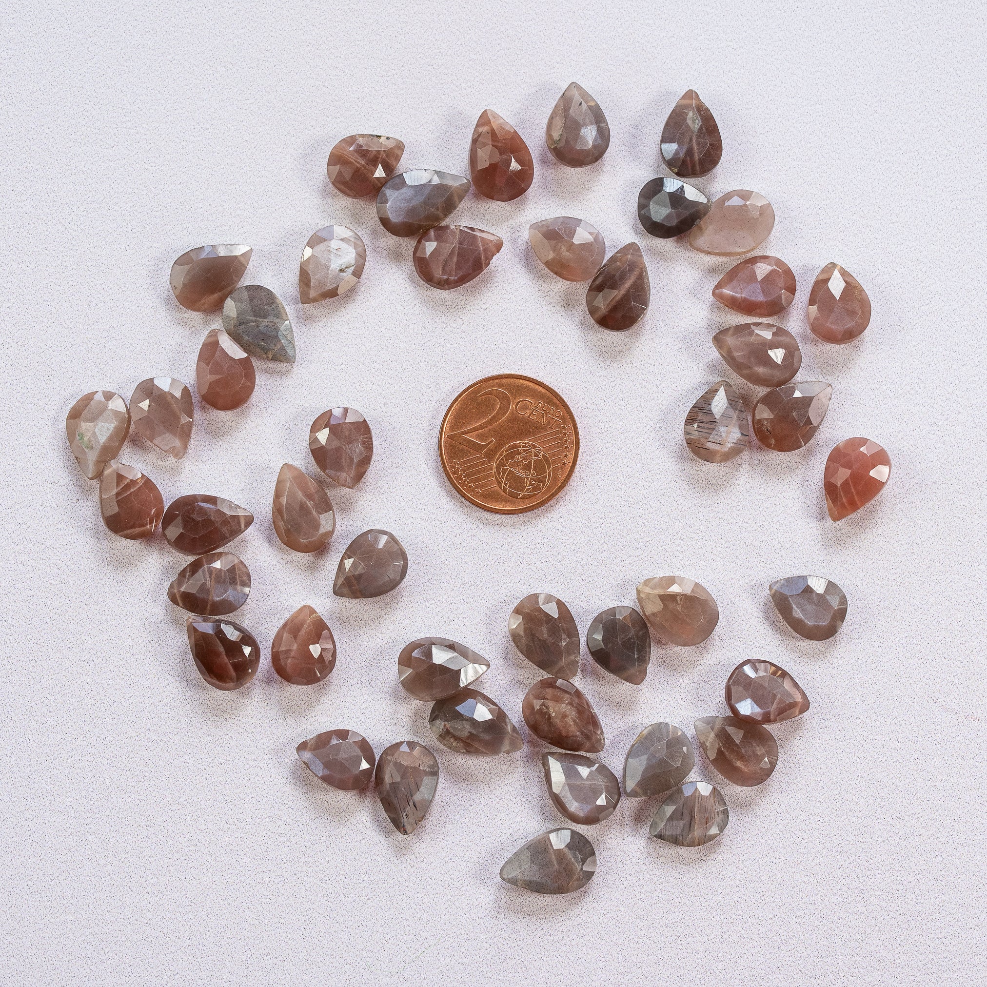 Perles gouttes facettes plates de Pierre de lune chocolat de 12/13 mm ( lot de 2 )