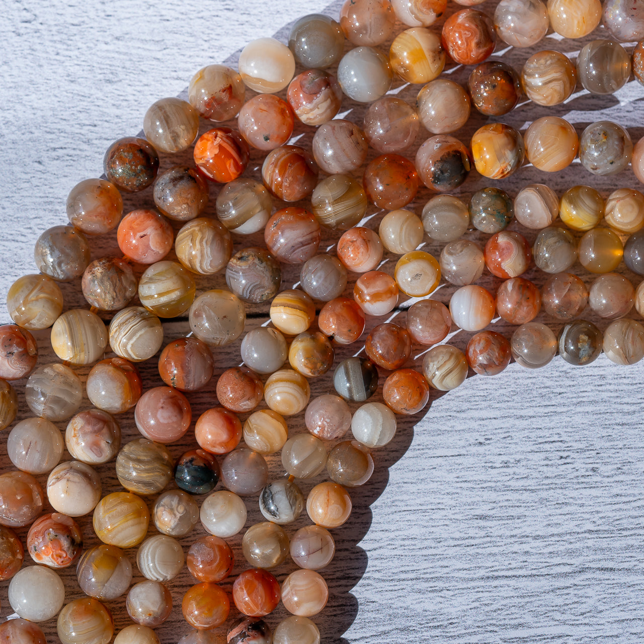 Perles rondes lisses en Agate du Botswana de 8 ou 10 mm ( 1/2 rang ou lot de 6 )