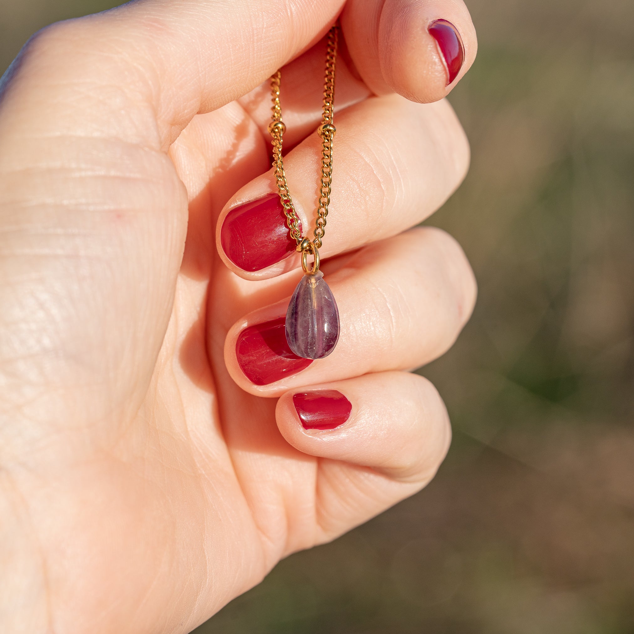 Les petits charms gouttes melon " Nidhih " en Fluorite et argent 925 plaqué or de 17 mm ( à l&