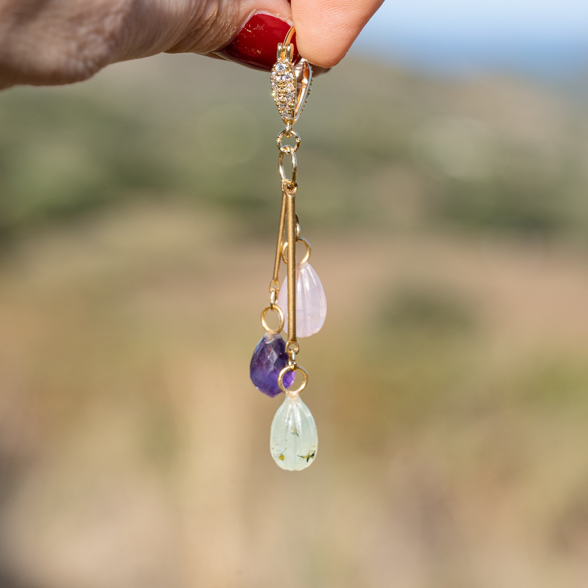 Les petits charms gouttes melon " Nidhih " en Quartz rose et argent 925 plaqué or de 17 mm ( à l&