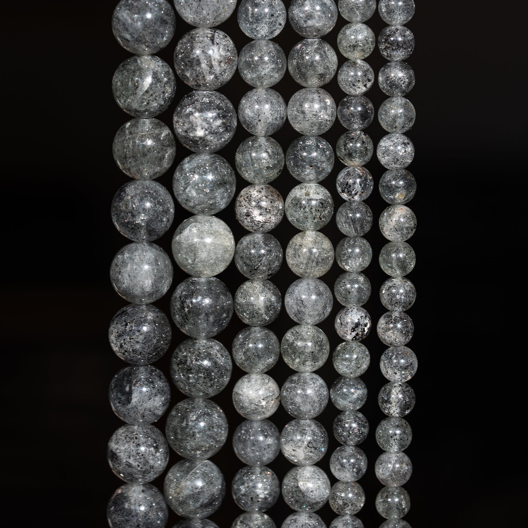 Perles rondes lisses de Quartz à Biotite de 6, 8 ou 10 mm ( Rang ou 1/2 rang )