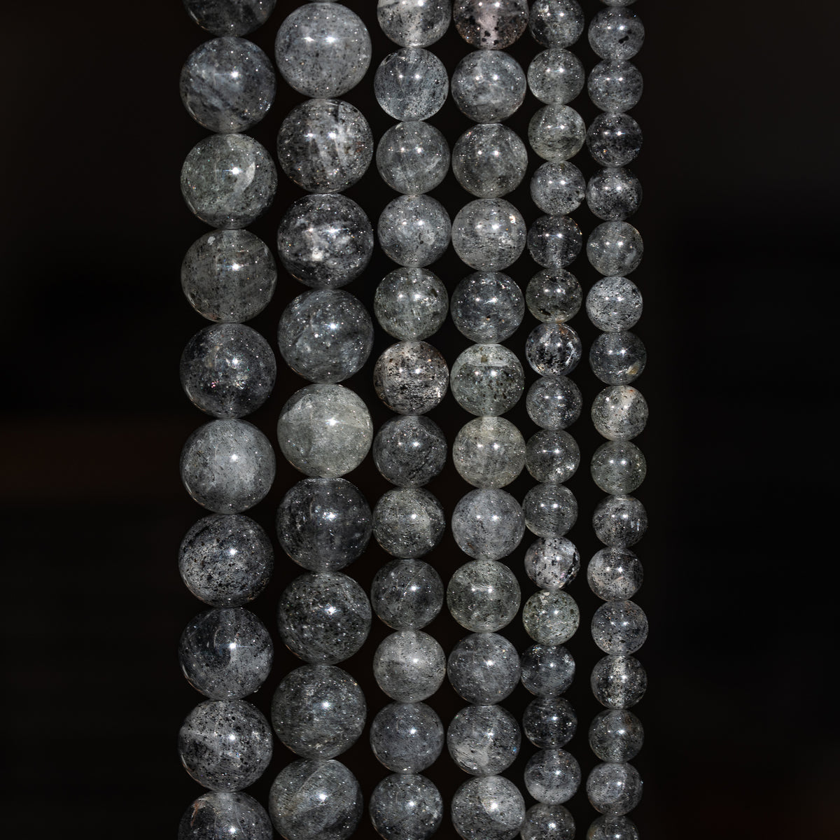 Perles rondes lisses de Quartz à Biotite de 6 ou 10 mm ( Rang ou 1/2 rang )