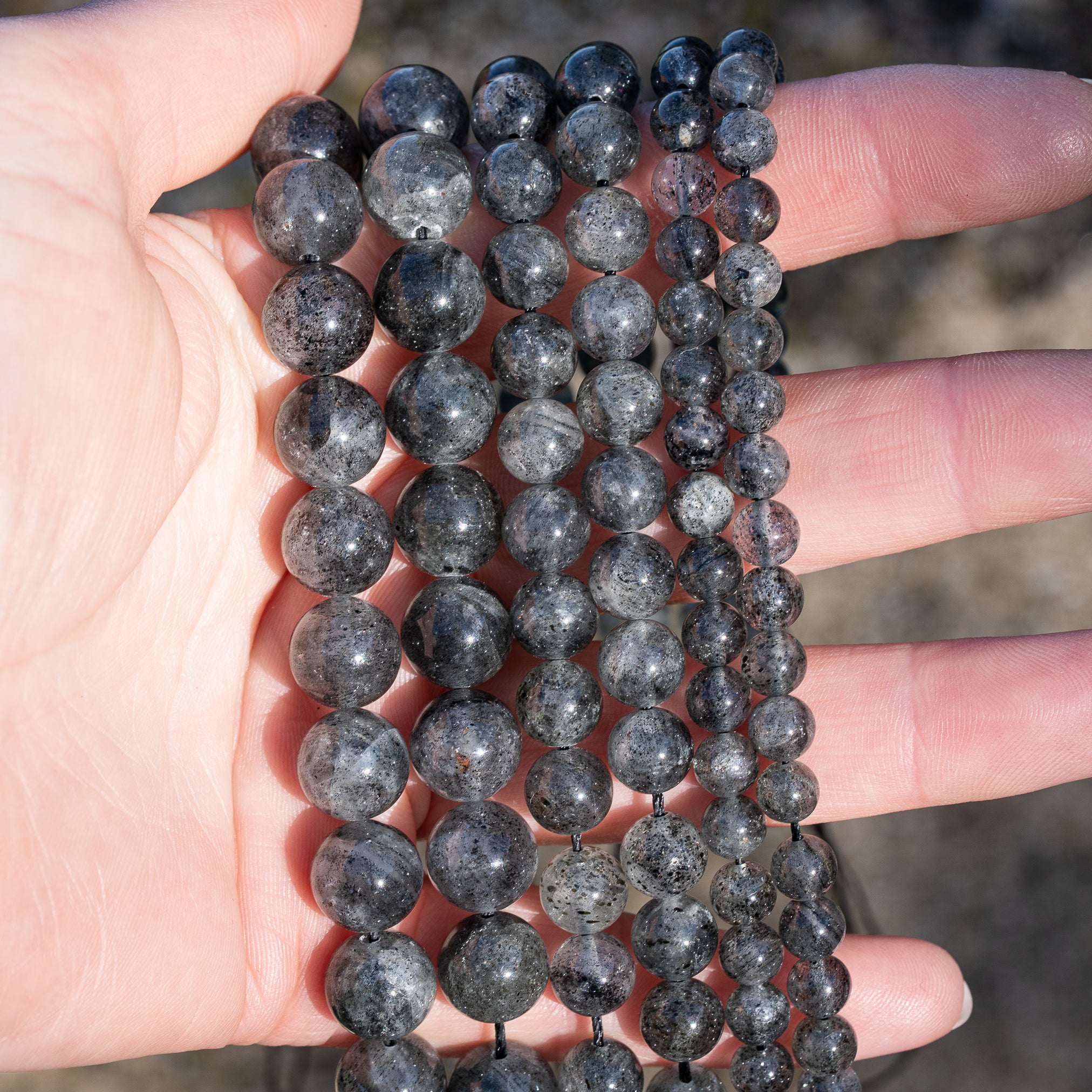 Perles rondes lisses de Quartz à Biotite de 6, 8 ou 10 mm ( Rang ou 1/2 rang )