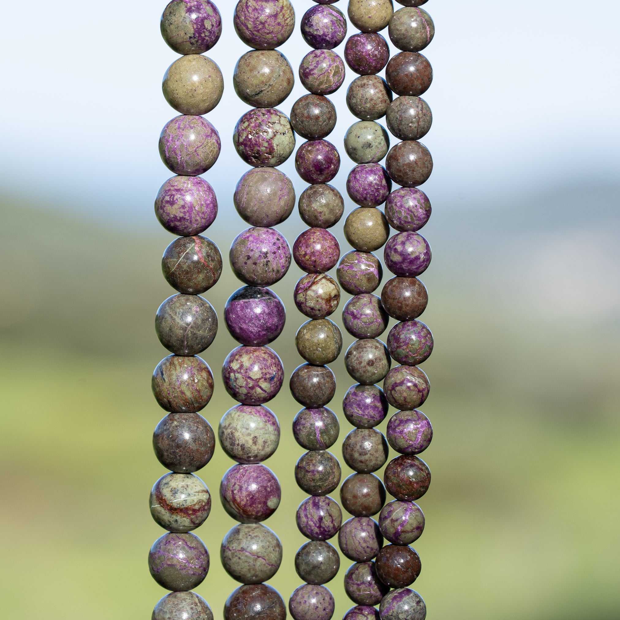 Perles rondes lisses de Stichtite/Serpentine de 6 ou 8 mm au choix ( 1/2 rang 32 ou 24 perles )