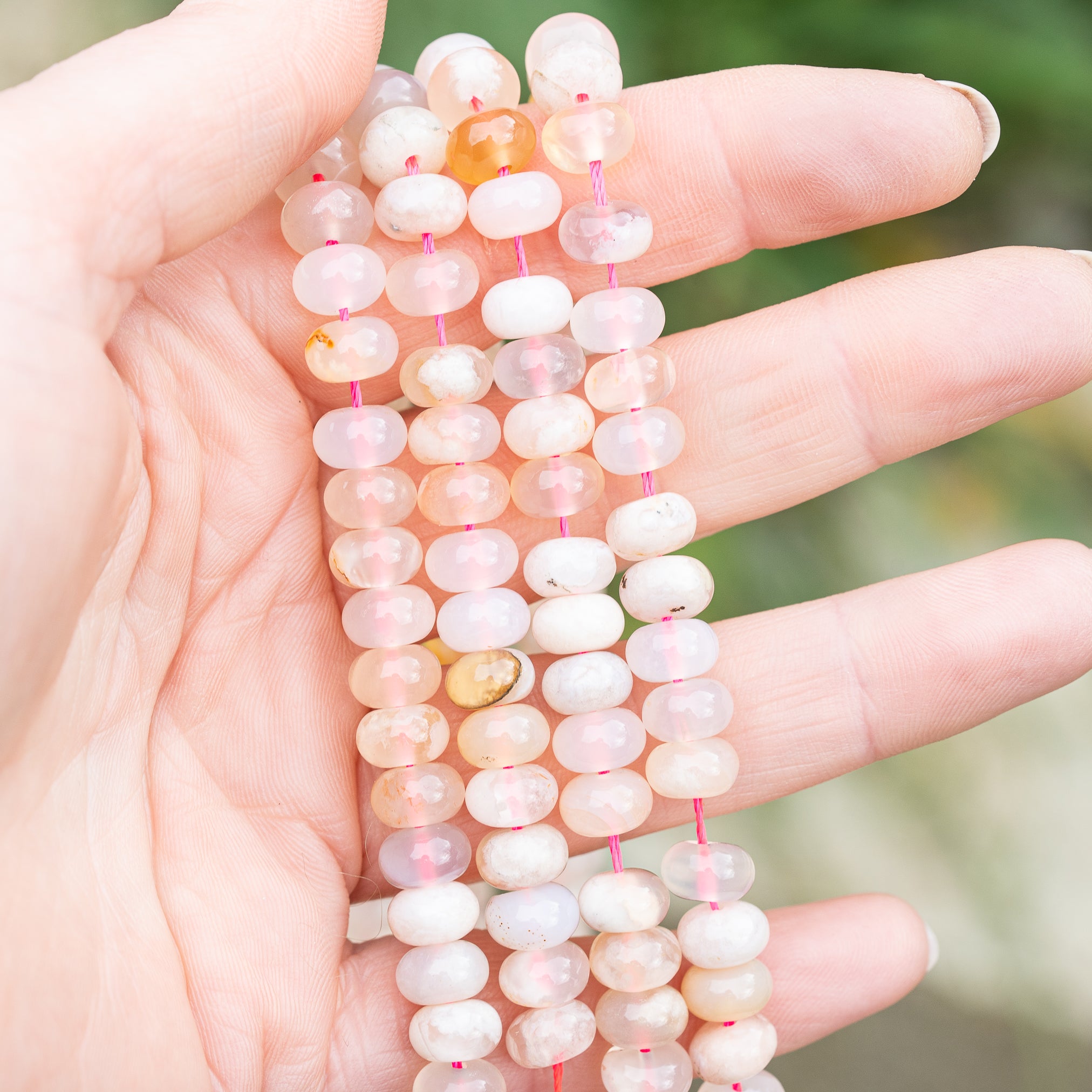 Perles rondelles lisses en Agate fleur de 8 x 5 mm ( 1/2 rang de env 35 perles )