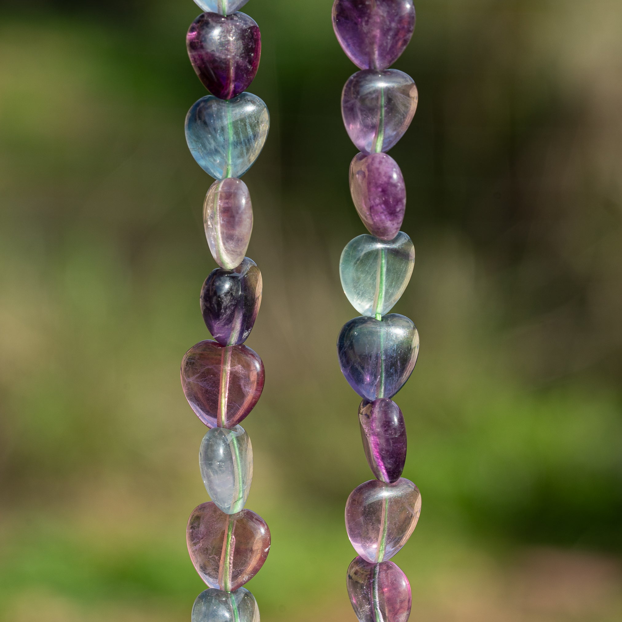 Perles coeur lisses de Fluorite multicolore de env 12,5 mm ( lot de 4 )