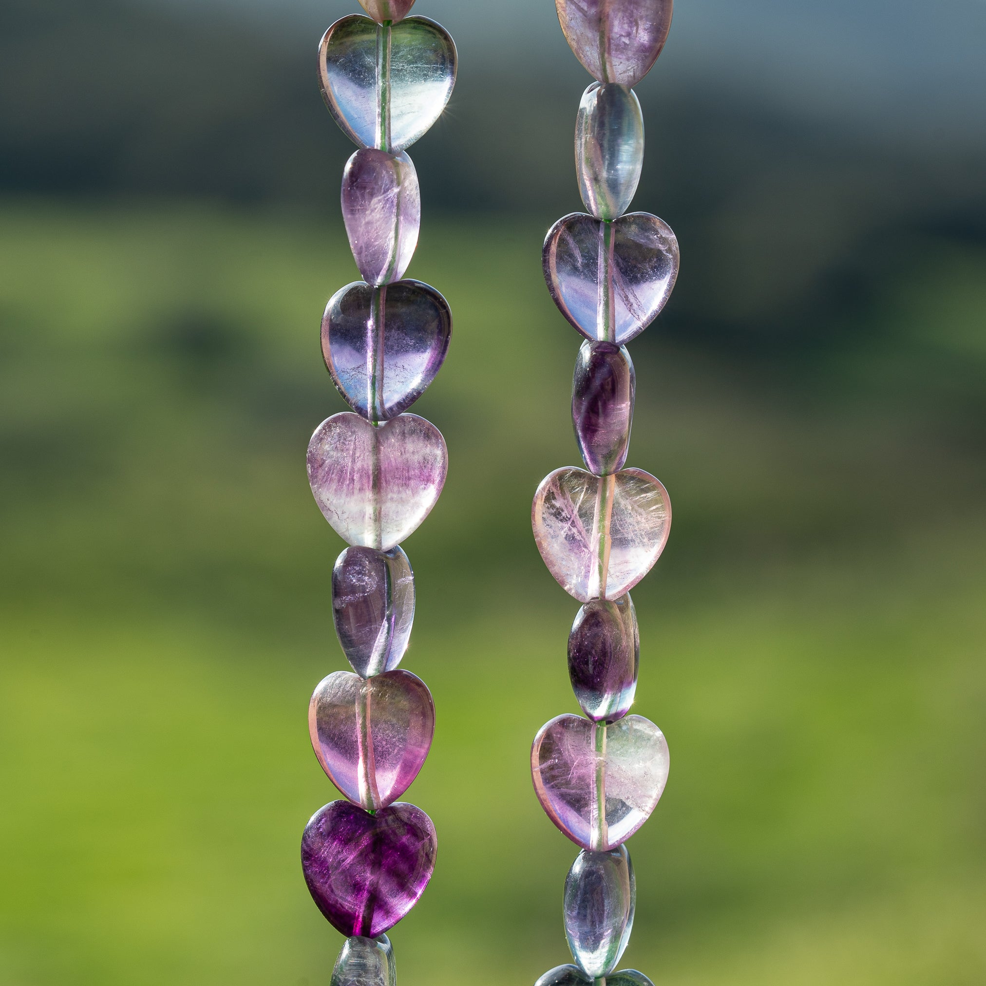 Perles coeur lisses de Fluorite multicolore de env 12,5 mm ( lot de 4 )