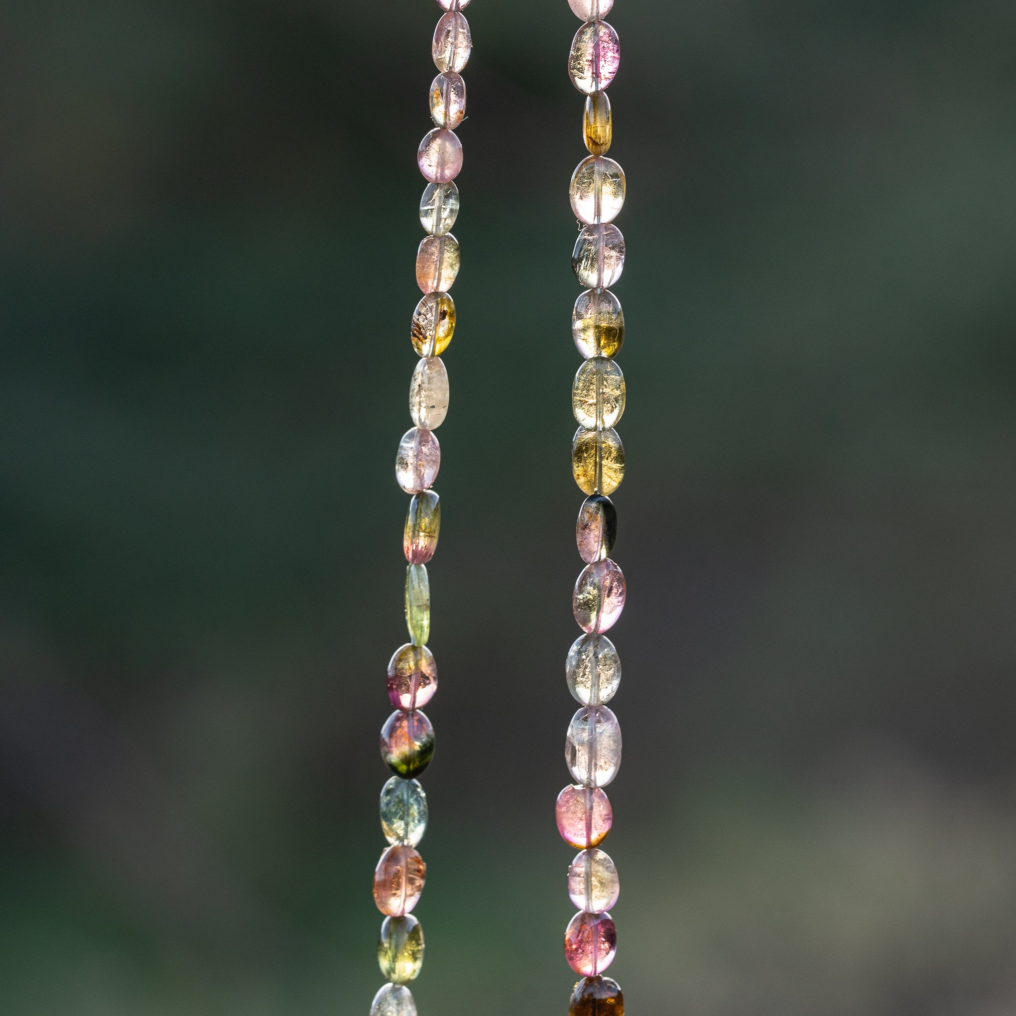 Fil de 43 cm de perles ovales lisses de Tourmaline multicolore " qualité wouah " 🌈 de 4/9 mm ( fil 6 )