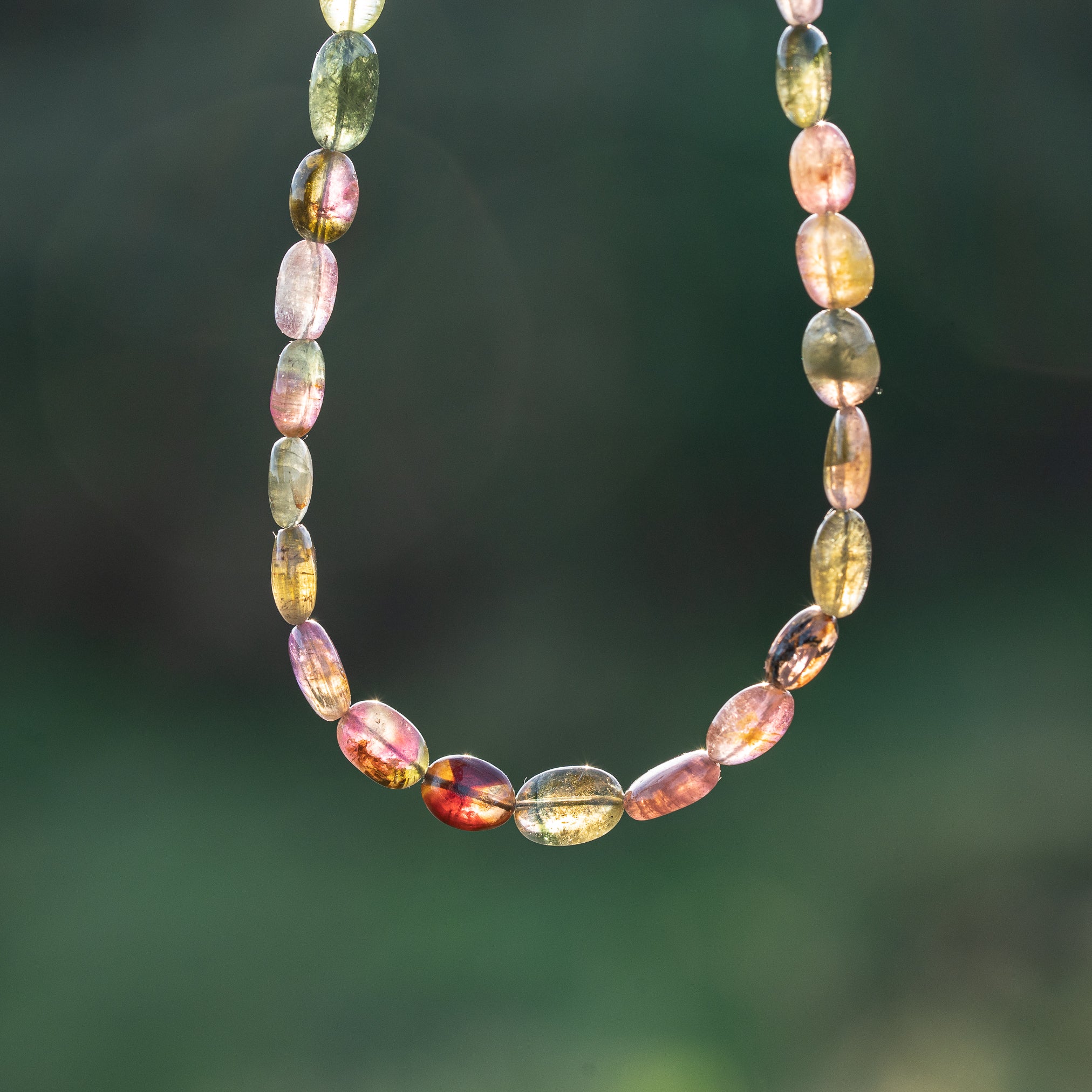 Fil de 43 cm de perles ovales lisses de Tourmaline multicolore " qualité wouah " 🌈 de 4/9 mm ( fil 7 )