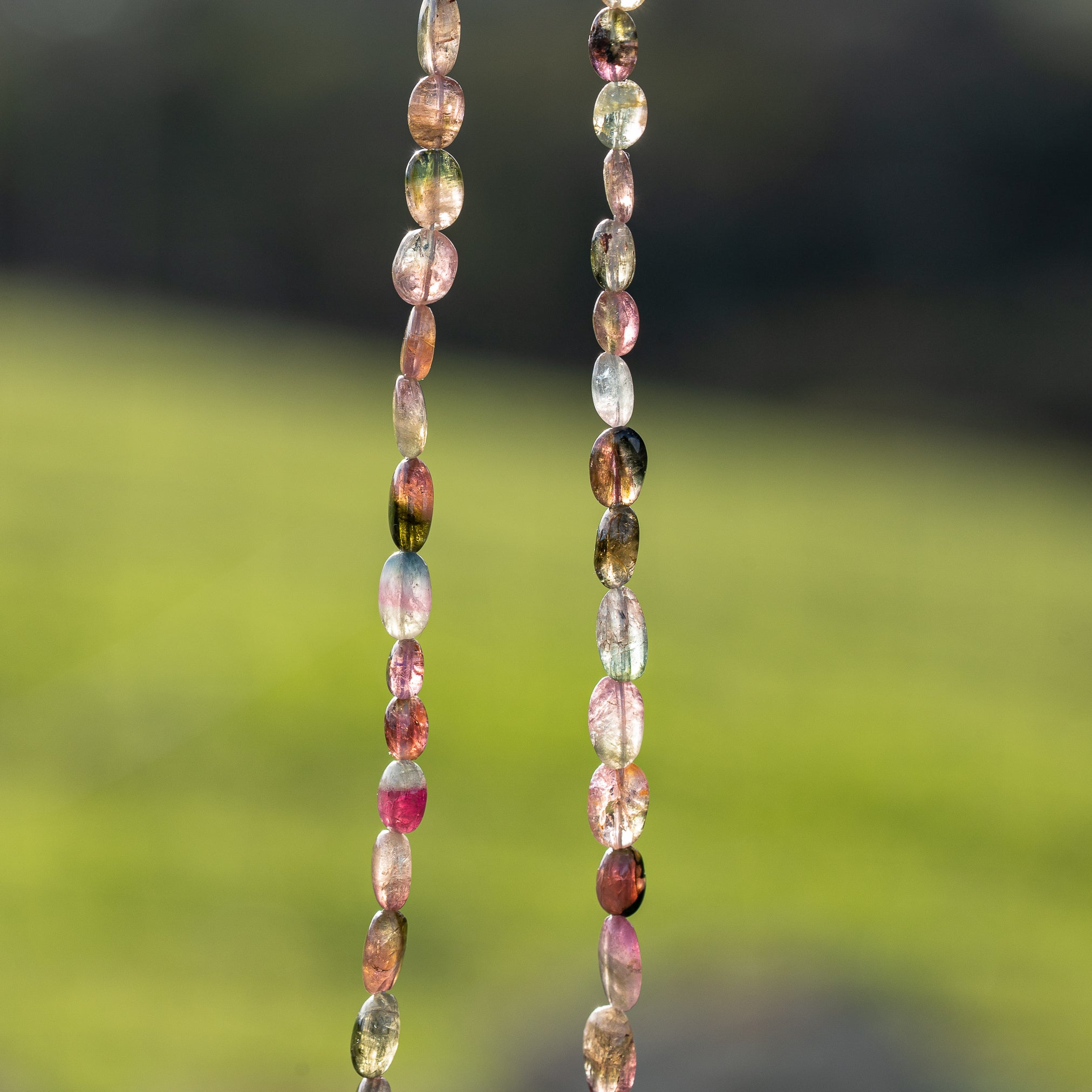 Fil de 43 cm de perles ovales lisses de Tourmaline multicolore " qualité wouah " 🌈 de 4/10 mm ( fil 11 )