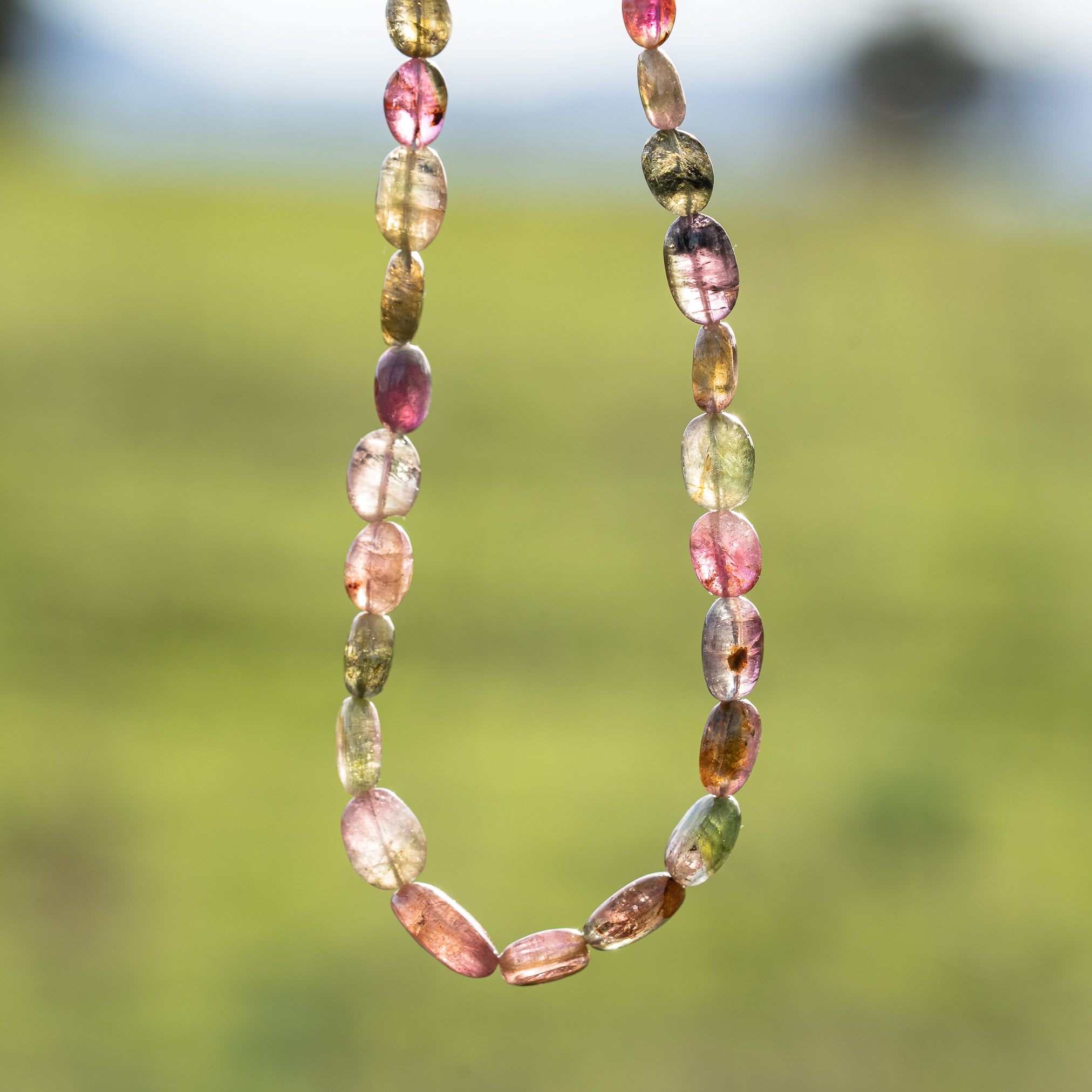 Fil de 43 cm de perles ovales lisses de Tourmaline multicolore " qualité wouah " 🌈 de 4/10 mm ( fil 11 )