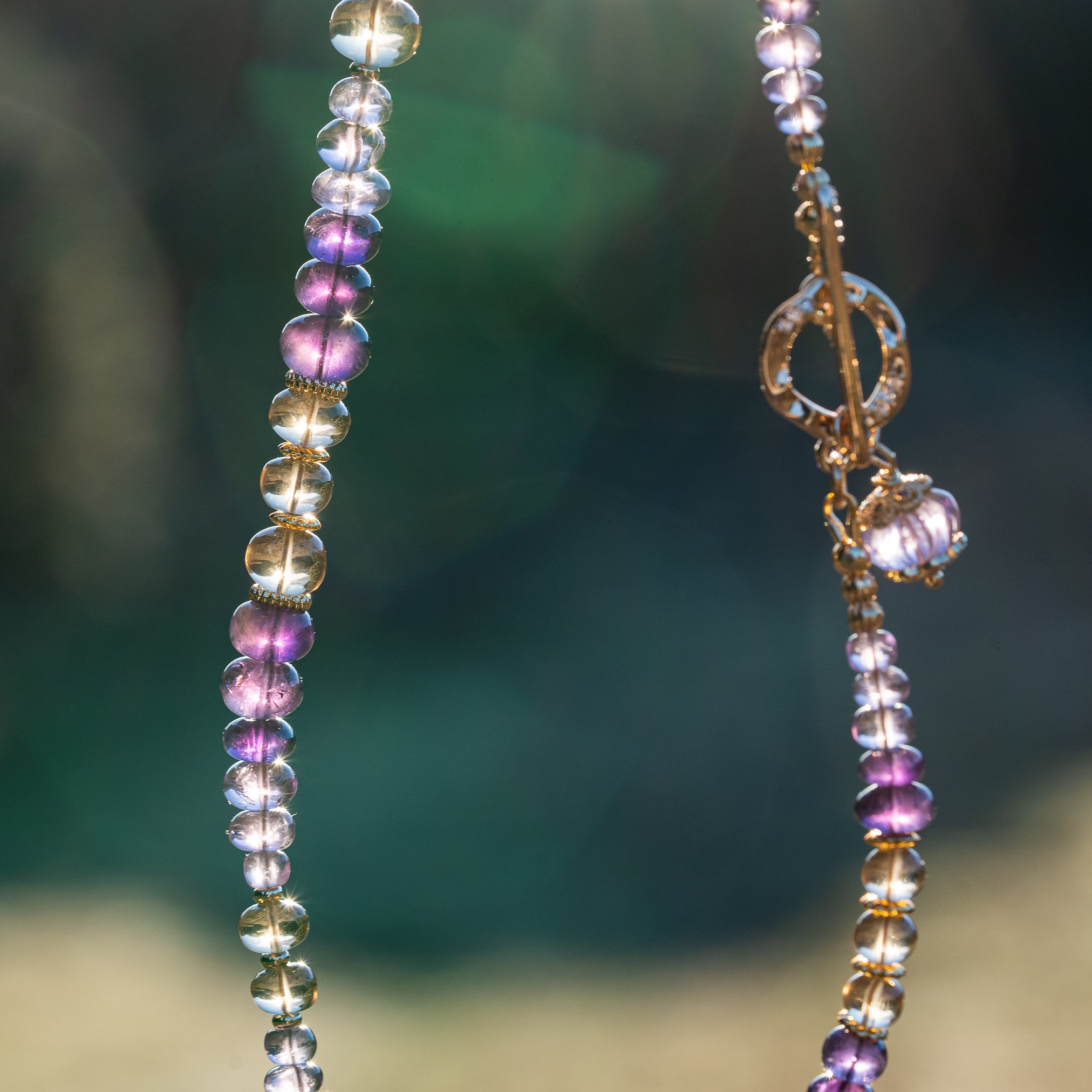 Collier lumineux en Citrine naturelle et Améthyste et laiton plaqué or 18k de 50 cm