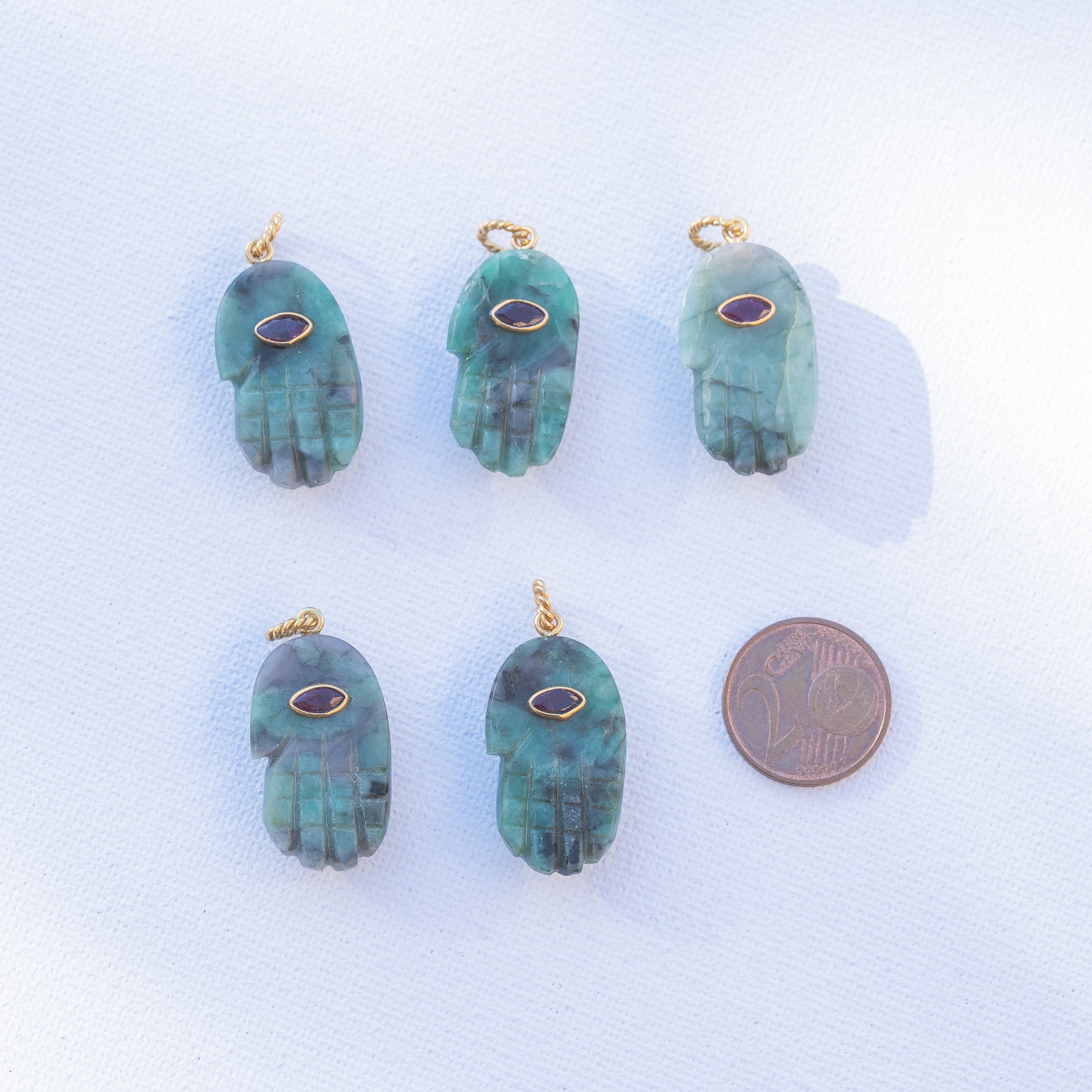 Les pendentifs main " Nidhih " en Émeraude, zirconium et argent 925 plaqué or de env 32 mm ( à l&