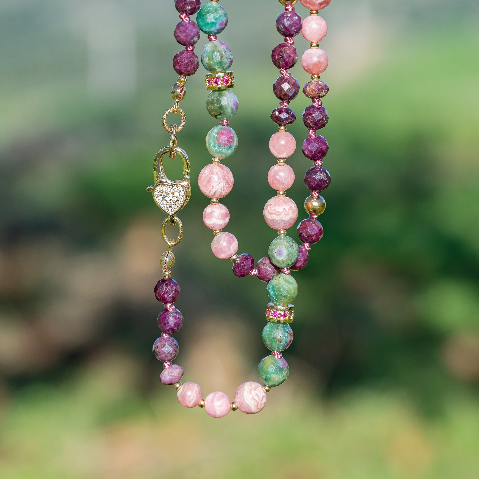 Kit collier nouĂ© " love" đ©· en Rubis, Rhodochrosite et Rubis dans Fuchite, Ă vous de crĂ©er ! âš