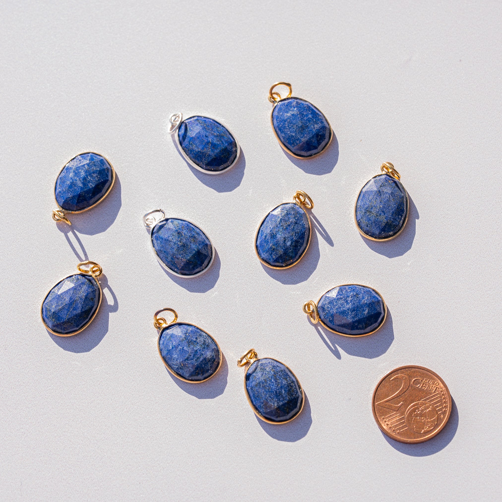 Les pendentifs " Nidhih " en Lapis-lazuli et argent 925 plaqué or ou argent ( à l&