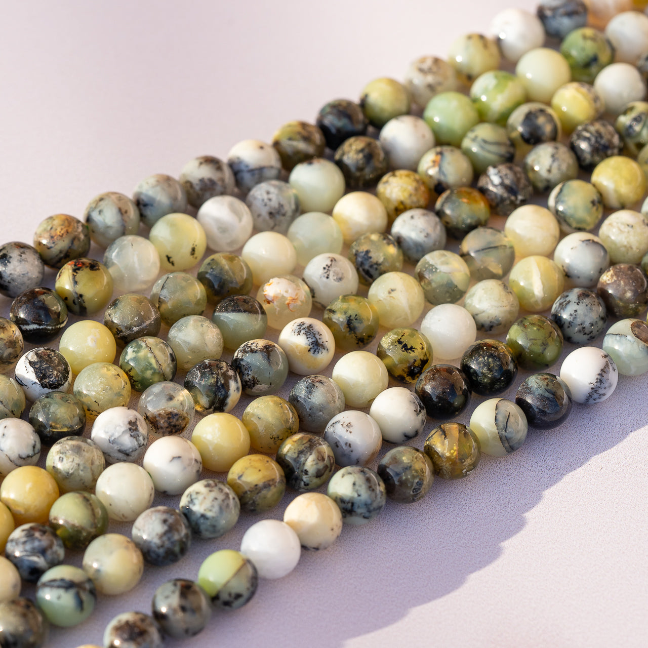 Perles rondes lisses en Opale verte Australie de 8 mm ( rang de env 48 perles )