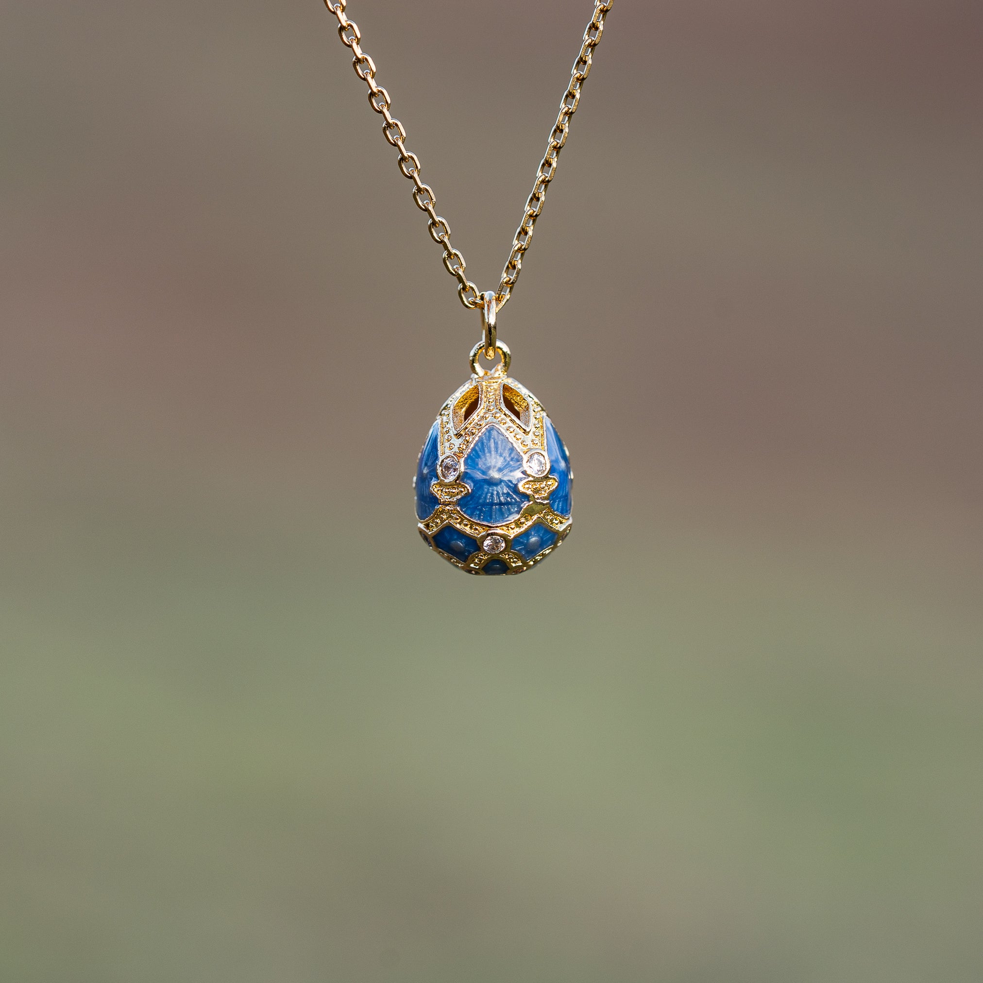 Breloques oeufs émaillées en laiton plaqué or 18K et zirconium de 21 mm couleur au choix ( à l&