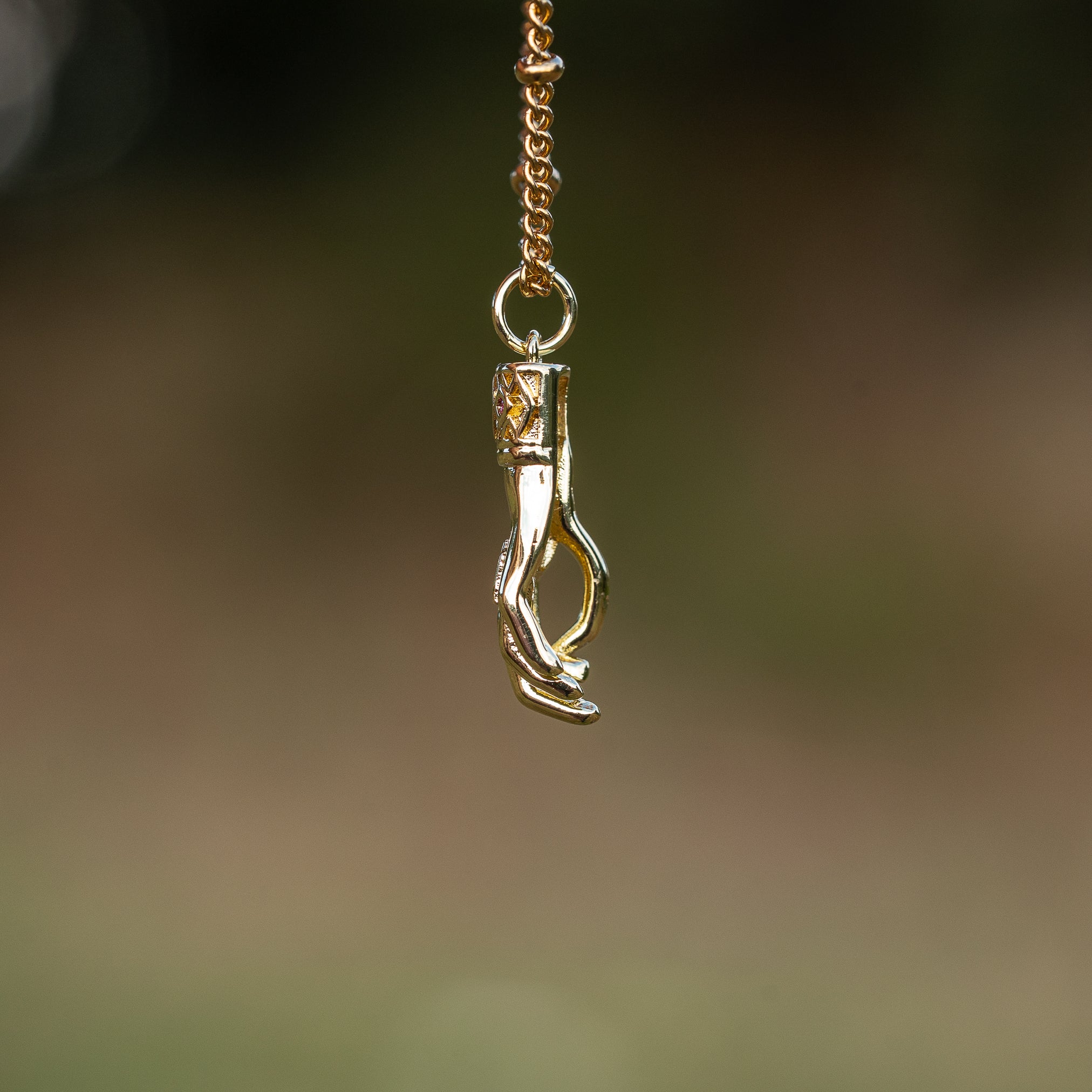 Breloques connecteurs mains en laiton plaqué or 18k et et zirconium rose de 22 mm ( à l&