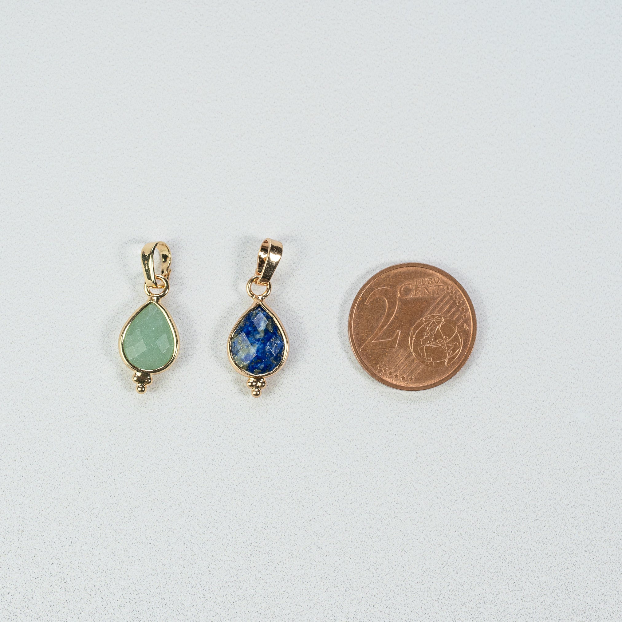 Breloques gouttes facettes en Aventurine verte et laiton doré à l&