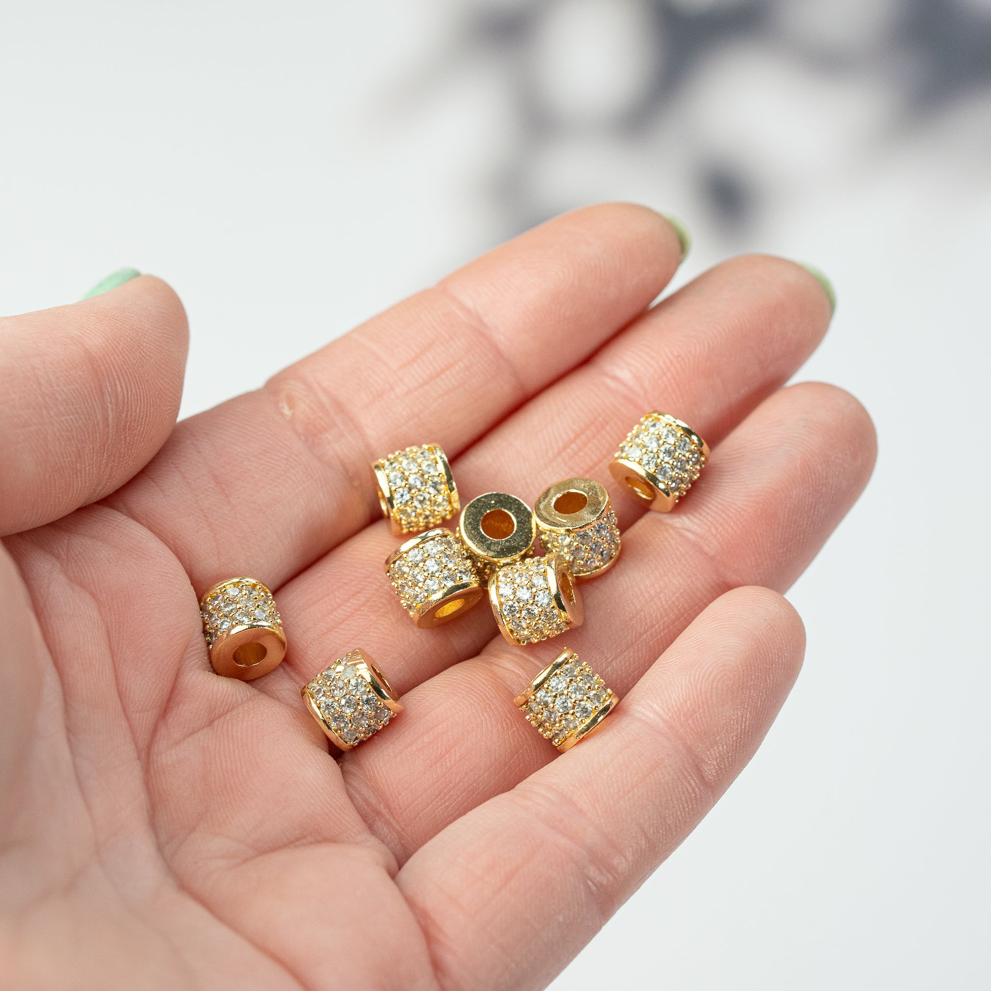 Perles colonnes en laiton plaqué or 18k et zirconium de 8 mm ( à l&