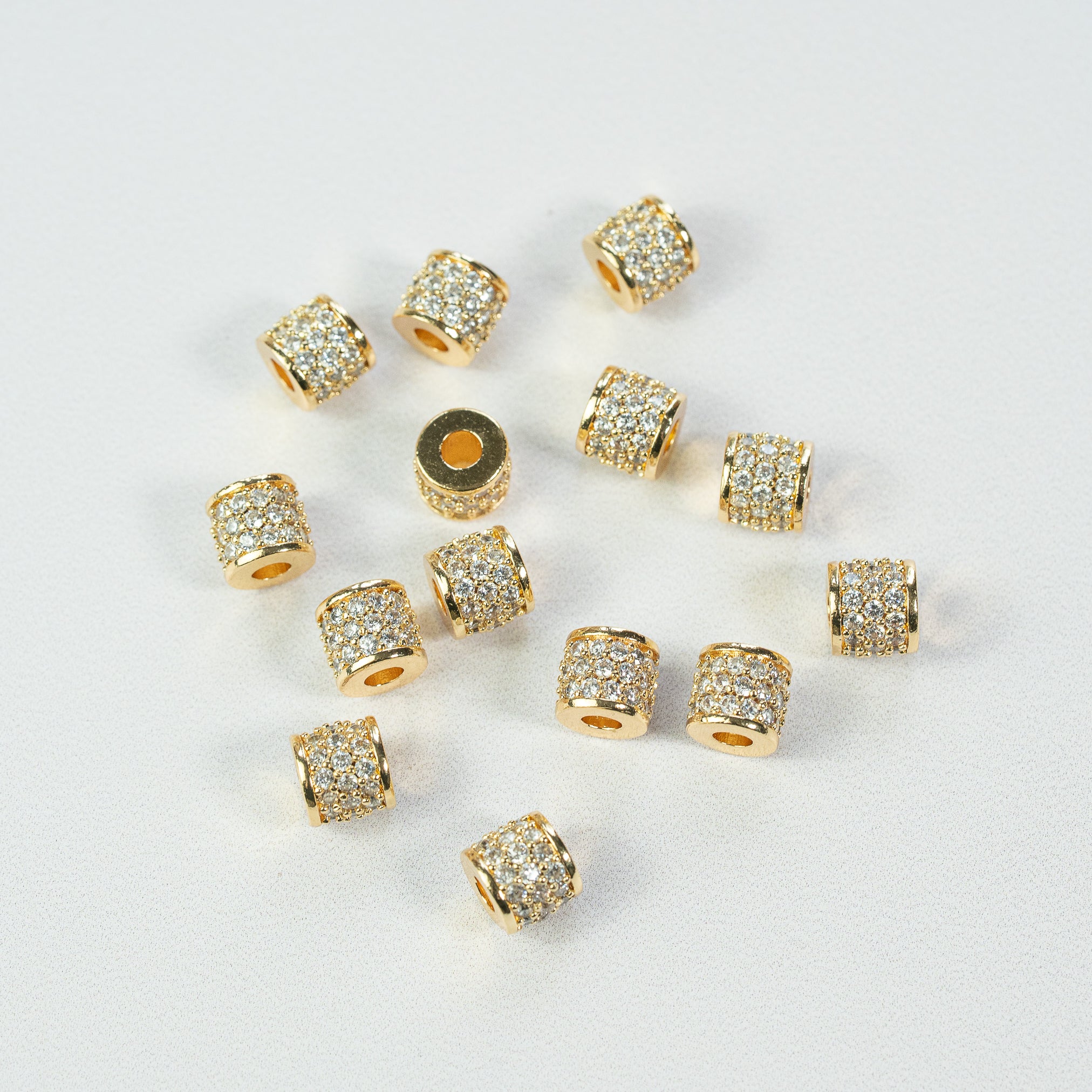 Perles colonnes en laiton plaqué or 18k et zirconium de 8 mm ( à l&