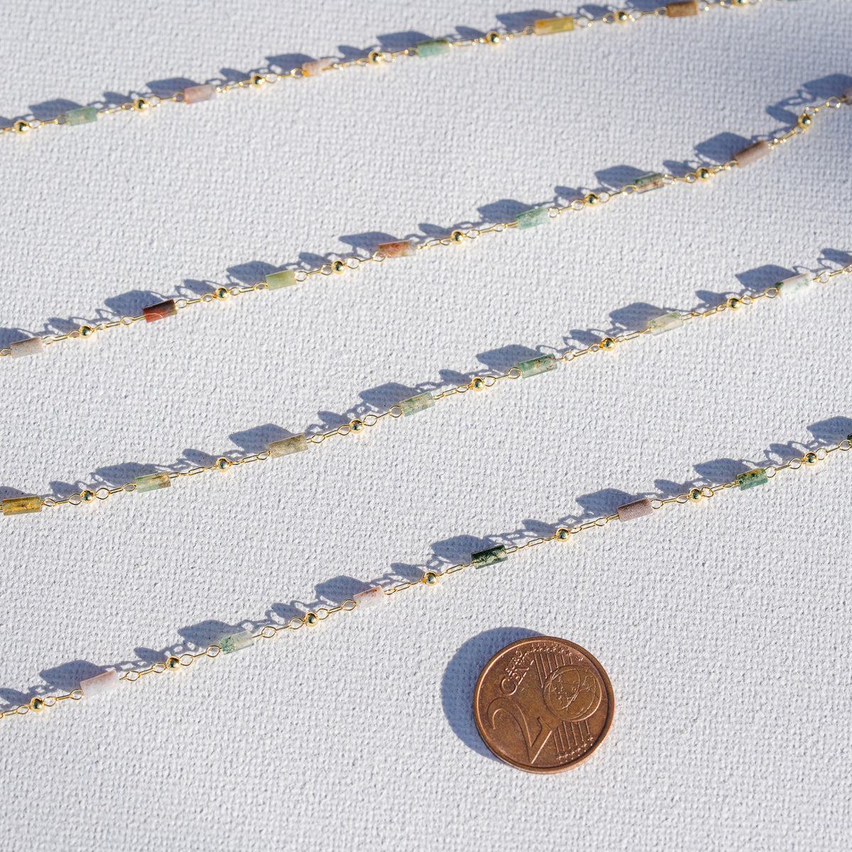 Chaine maille chapelet avec perles en Agate indienne en laiton plaqué or 18k ( vendue par 50 cm )