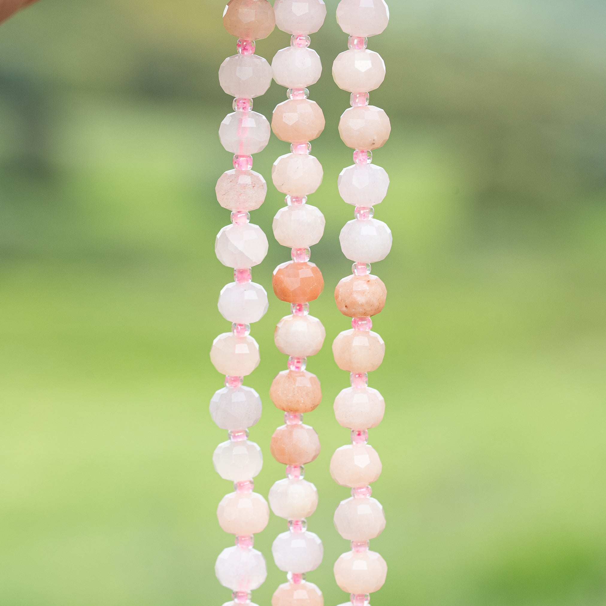 Perles rondelles facettes en Aventurine rose de env 8 x 6,5 mm ( rang de env 46 perles )