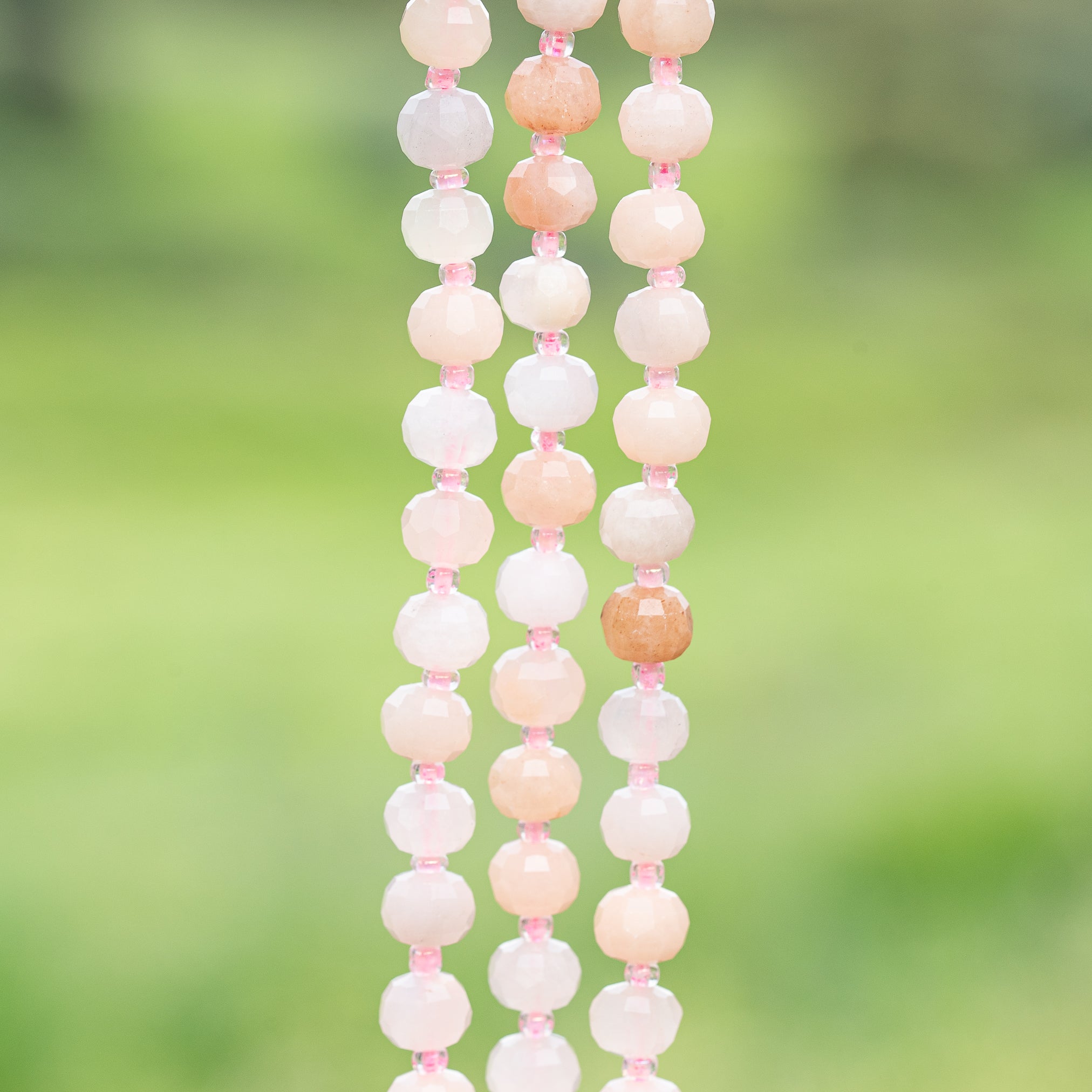 Perles rondelles facettes en Aventurine rose de env 8 x 6,5 mm ( rang de env 46 perles )