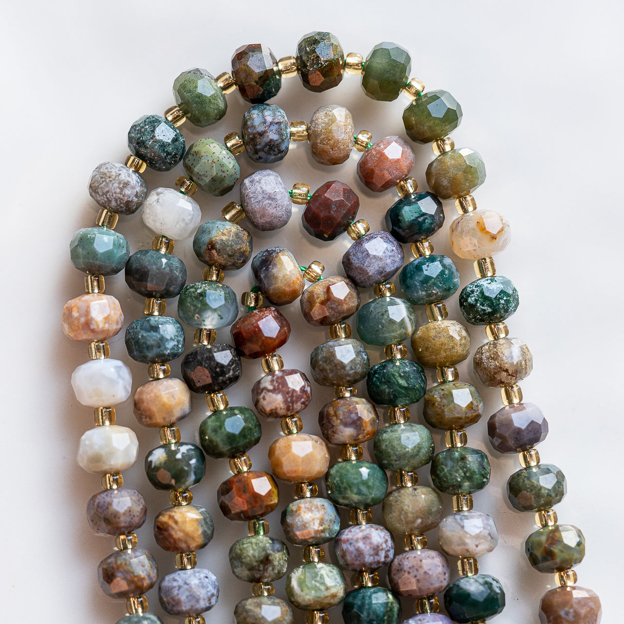 Perles rondelles facettes en agate Indienne de 7/8 x 5,5/6 mm ( rang de env 45 perles )