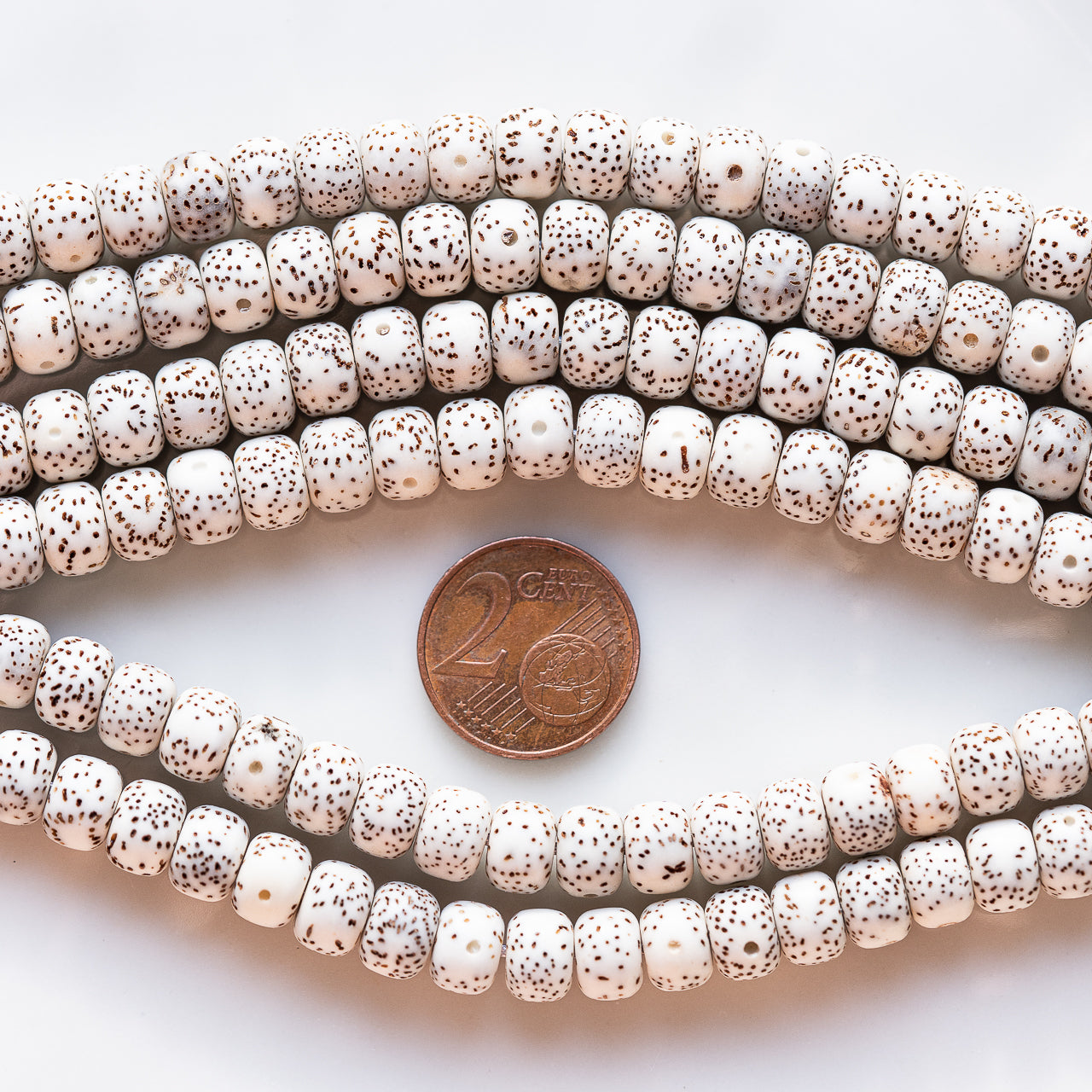 Perles graines rondelles " moon and stars " de 8 x 6 mm ( lot de 20 perles )