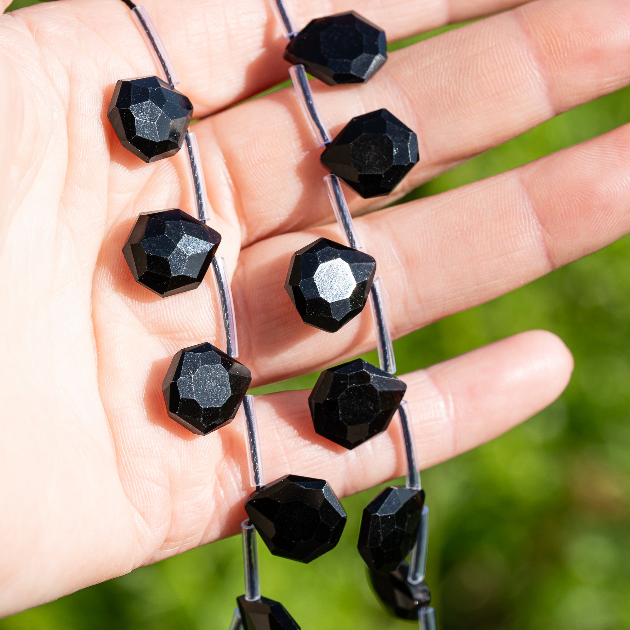 Perles gouttes facettes en Obsidienne noire de env 14 mm ( à l&