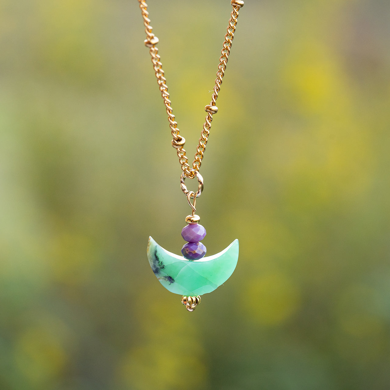 Les " Nidhih " lunes en Chrysoprase de env 17 mm ( à l&