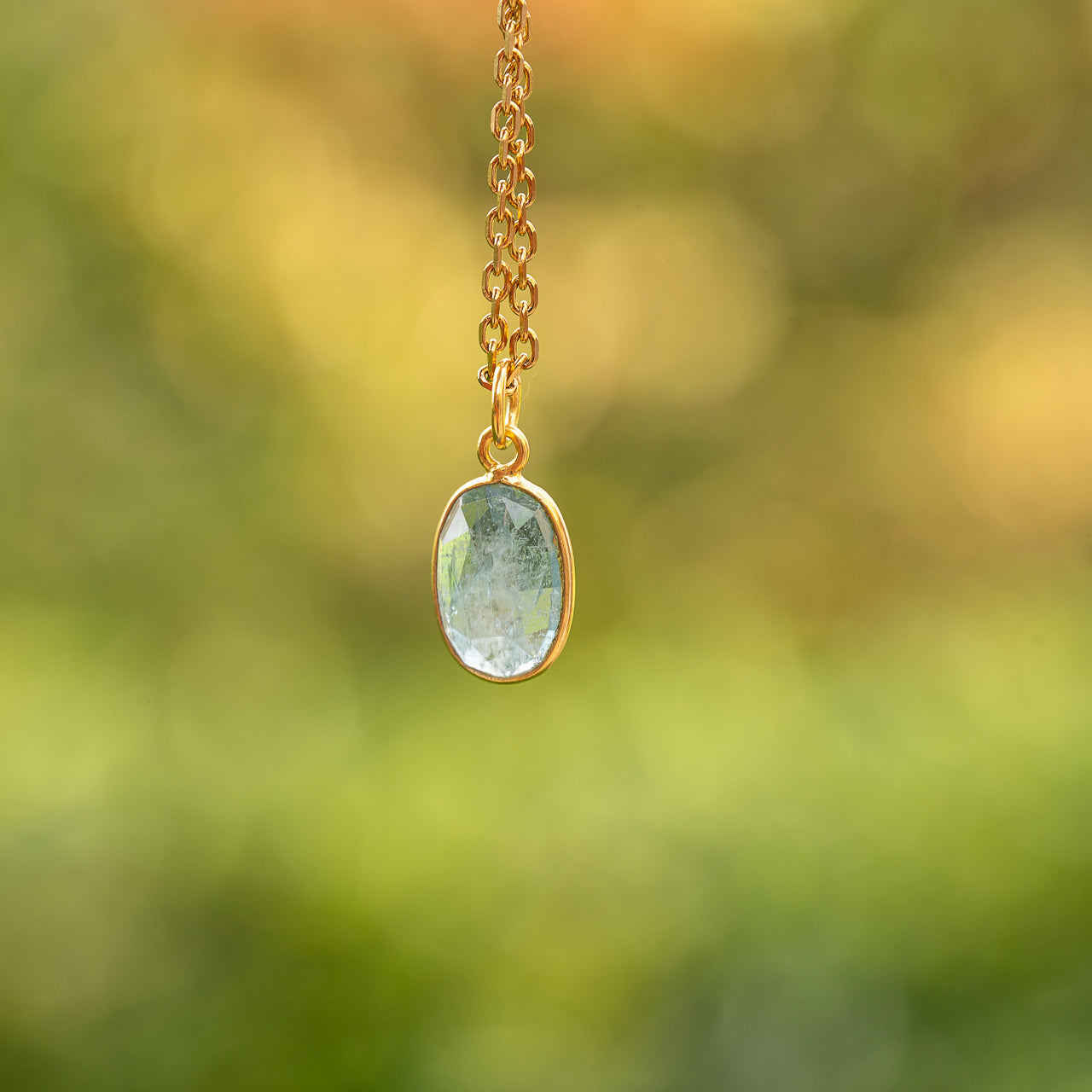Les pendentifs " Nidhih " en Cyanite bleu sarcelle et argent 925 de env 13/15 mm