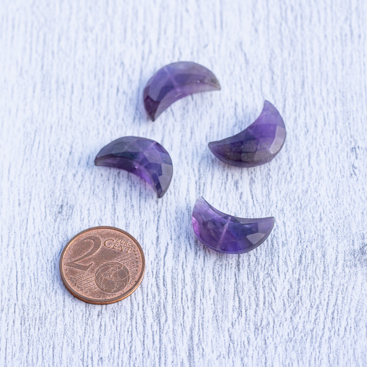 Les " Nidhih " lunes en Améthyste de env 17 mm ( à l&