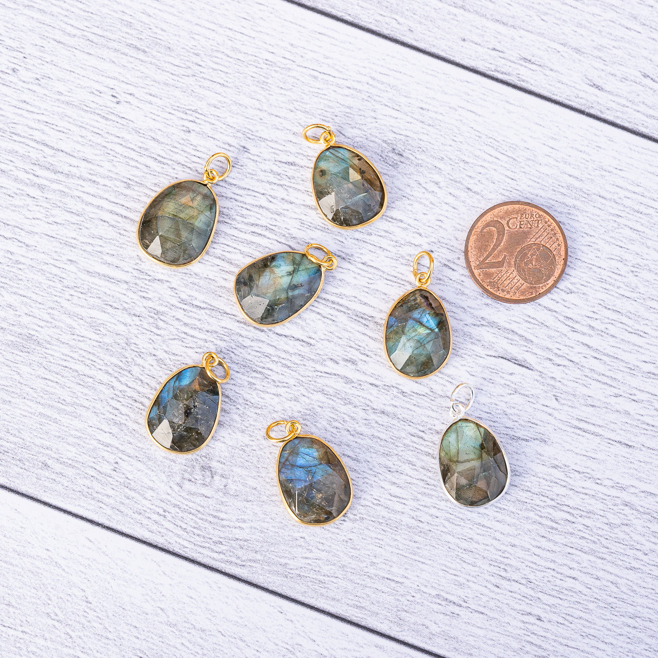 Les pendentifs " Nidhih " en Labradorite et argent 925 plaqué or ou argent 925