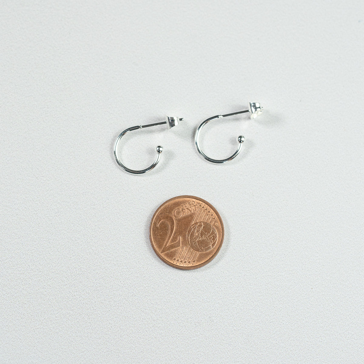 Demi-créoles en acier inoxydable argenté de 12,5 mm ( 1 ou 6 paires )