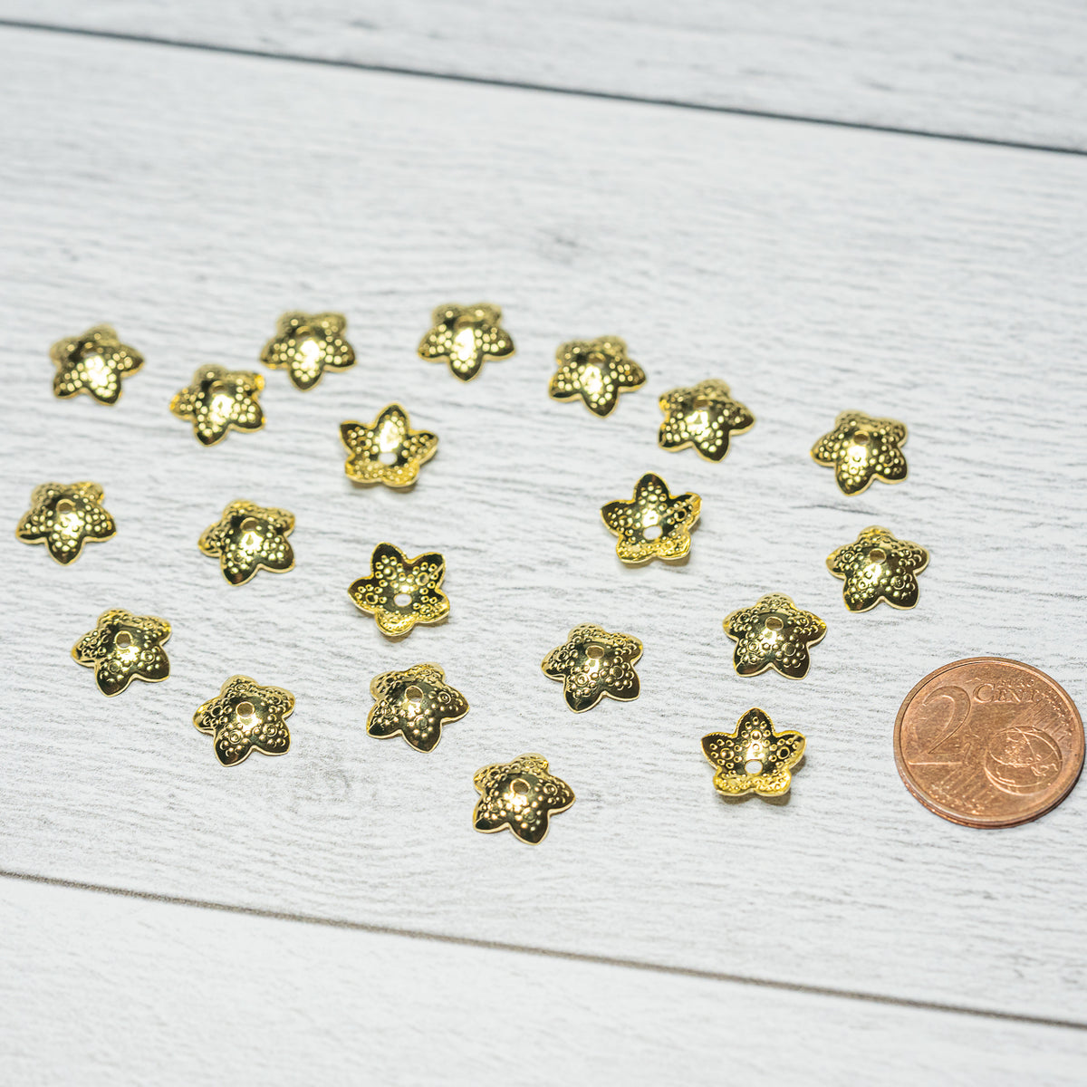 Coupelles fleurs texturées en acier inoxydable plaqué or 18k de 10 mm ( lot de 4 )