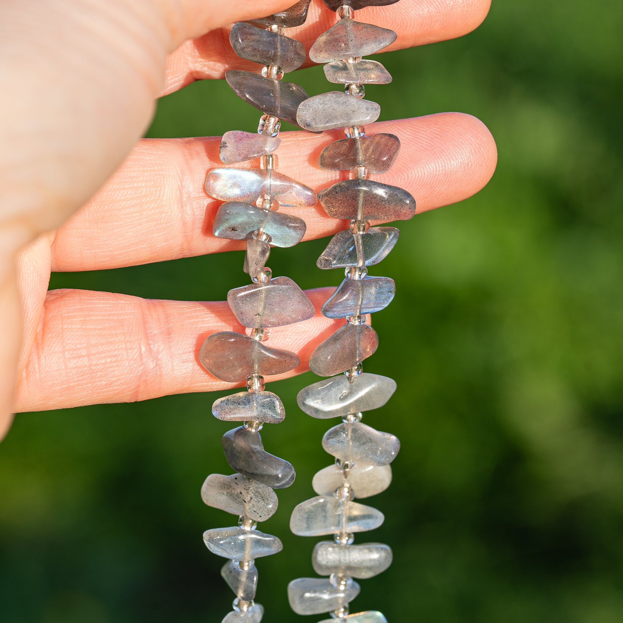 Perles pépites " puces " de Labradorite de env 12/17 mm ( rang de env 54 perles )