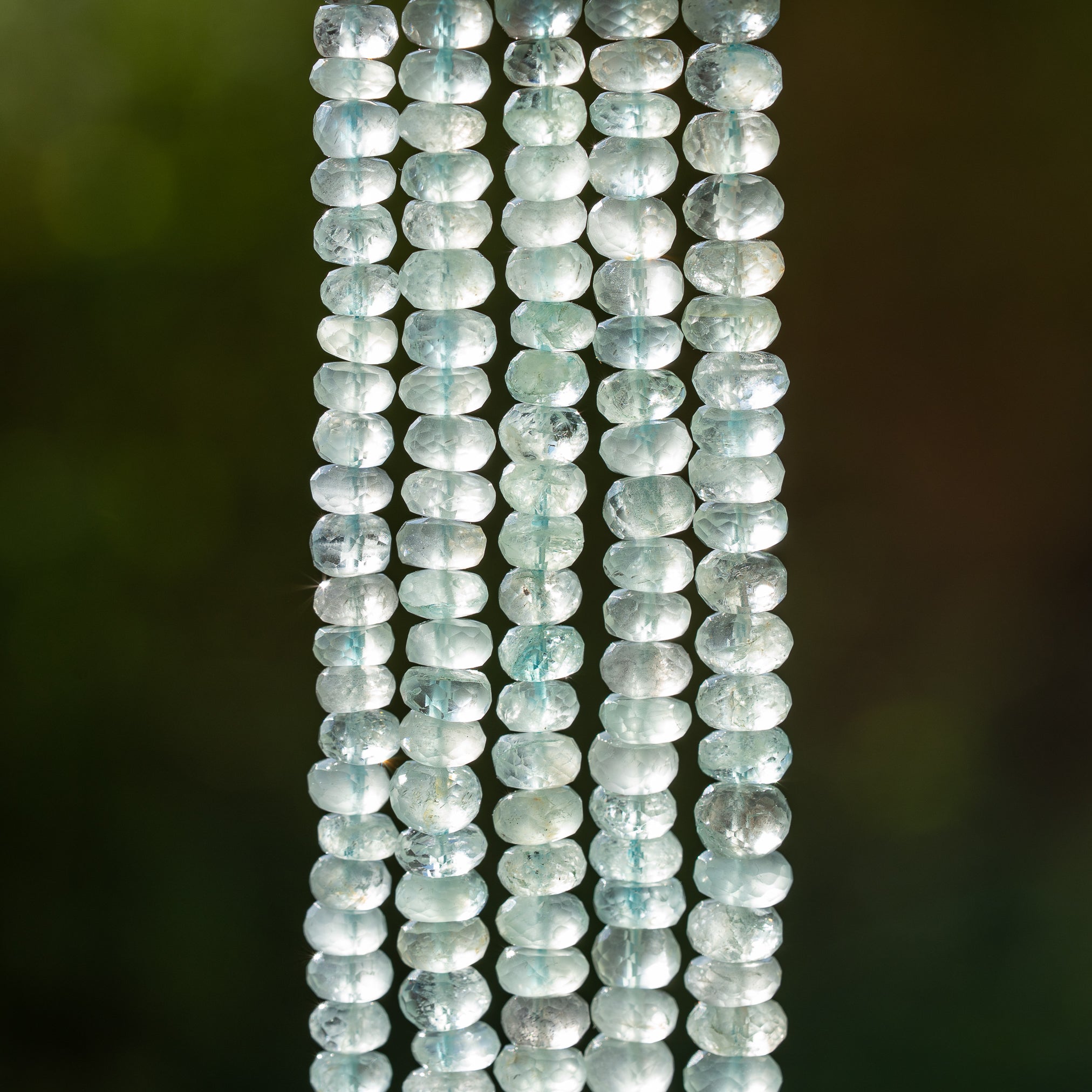 Perles rondelles facettes en Aigue-marine de env 6/7,5 x 3,5/5 mm ( lot de 2 perles )