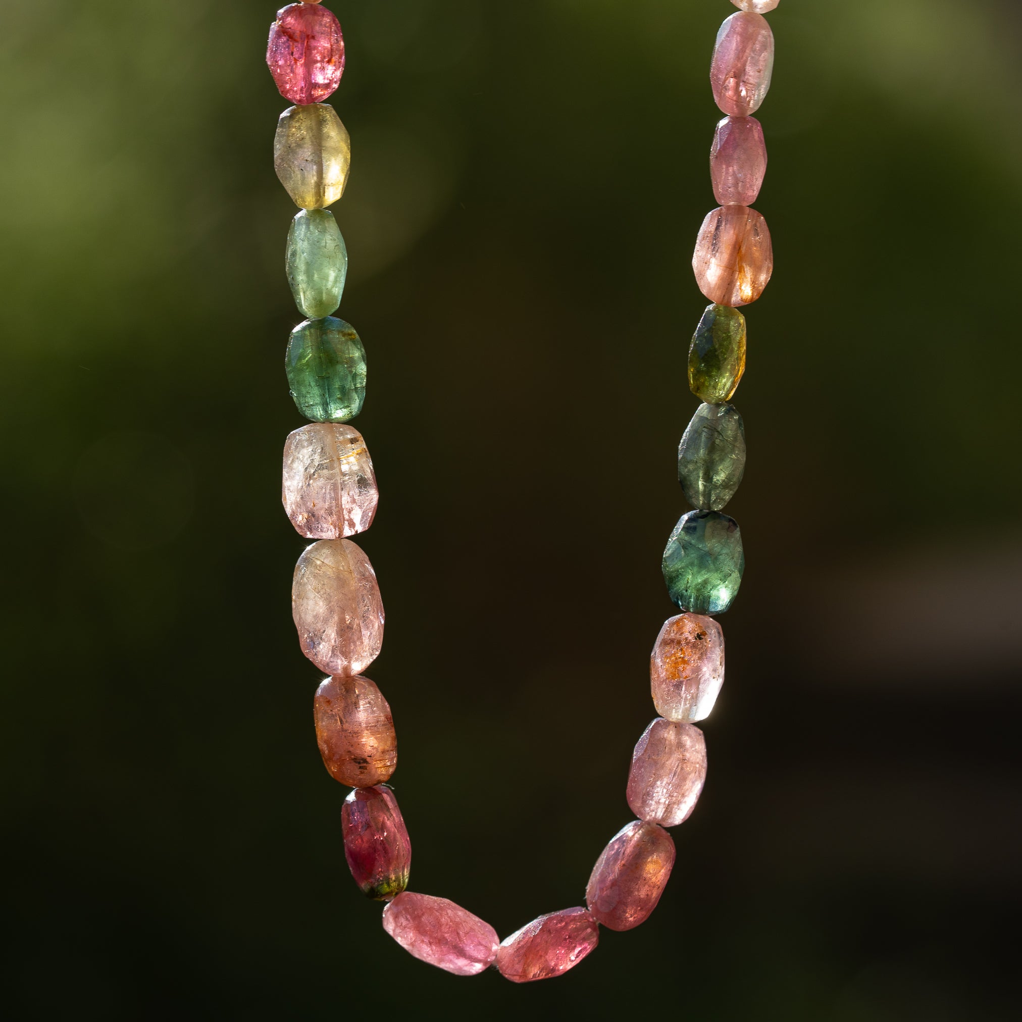 Perles ovales facettes de Tourmaline multicolore de 5,5 à 13 mm au choix ( à l&